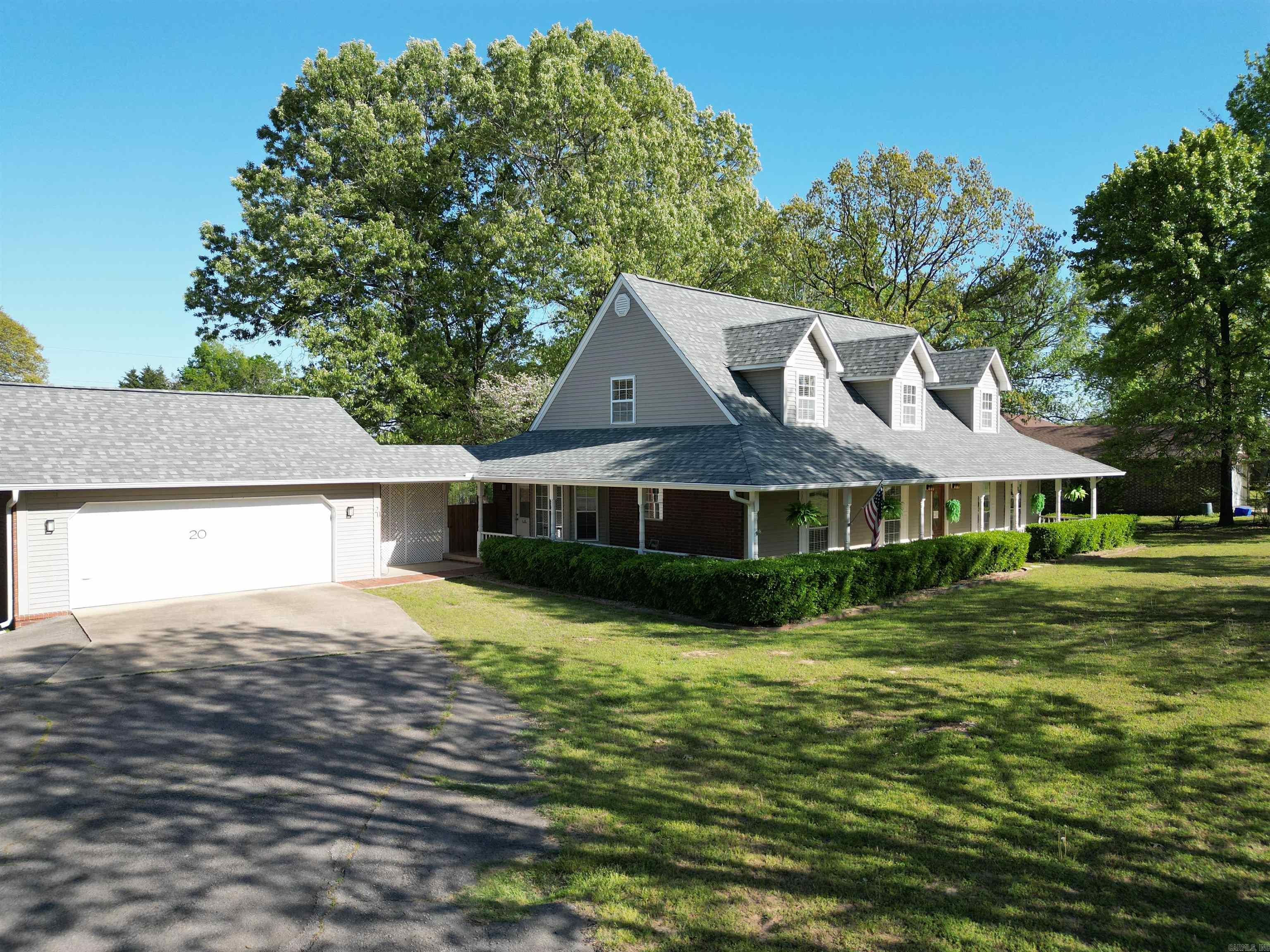 VALHOLA - Residential