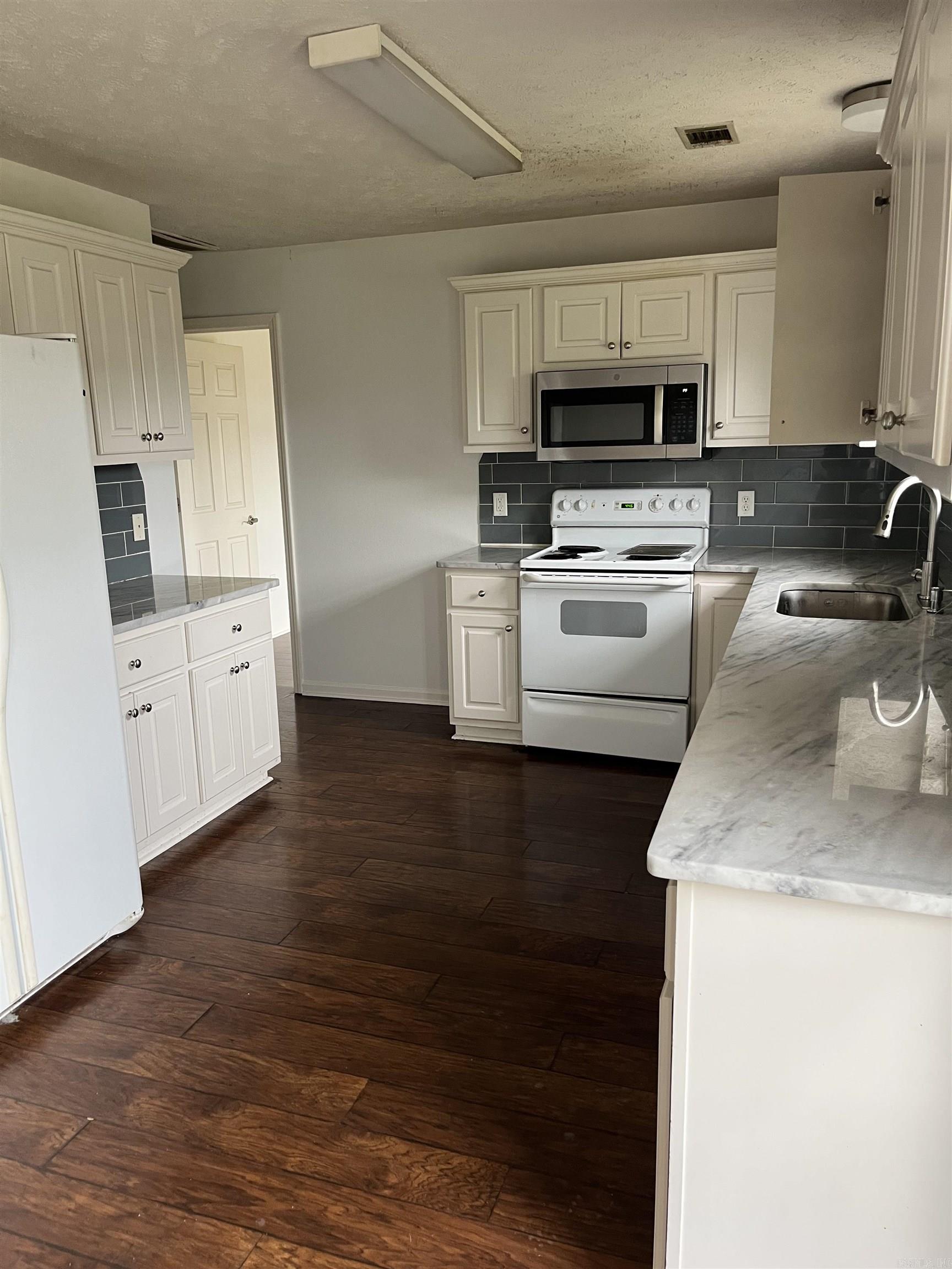 SPRING VALLEY - Residential
