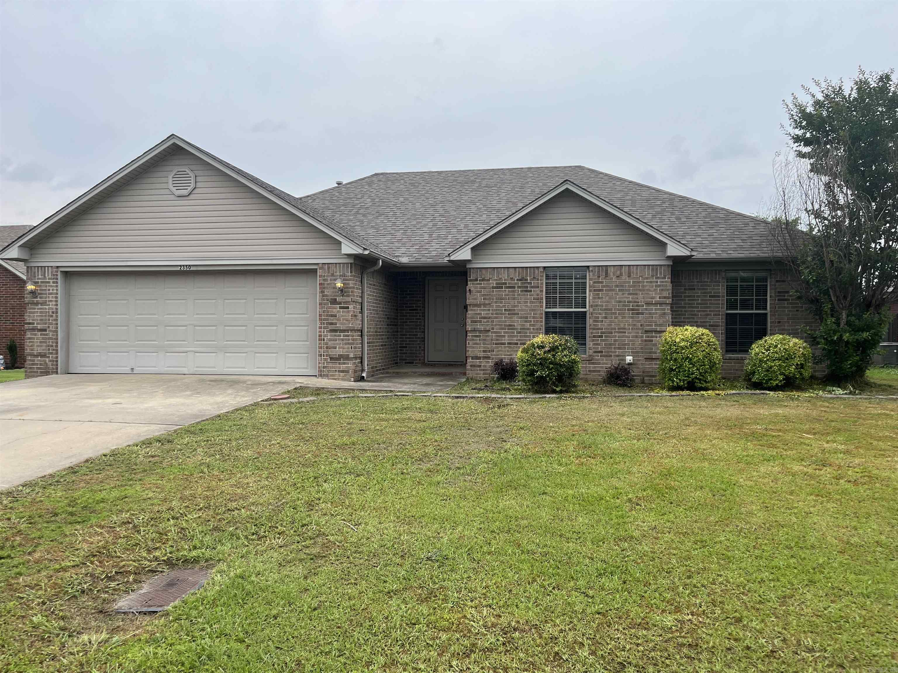 This home is ready for a new family! Located in Spring Valley subdivision this 4 Bedroom 2 bath split floor plan is walking distance to Daycare and Ellen Smith Elementary School. The 4th bedroom is separate from the others and can be used for an office. This home has a large fenced yard that can easily become an amazing play or entertaining space. Schedule your showing today!