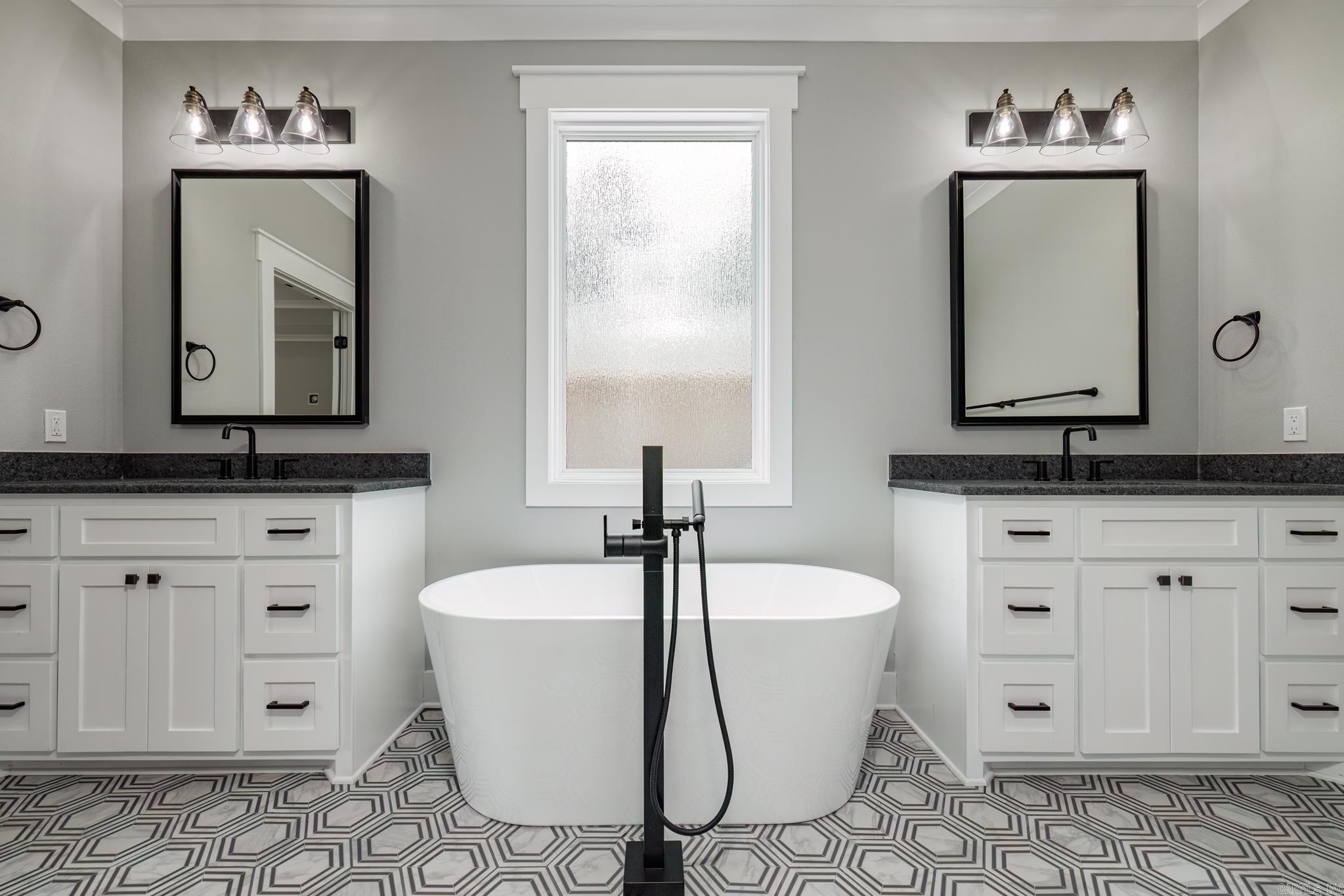 ALTA VISTA - Residential