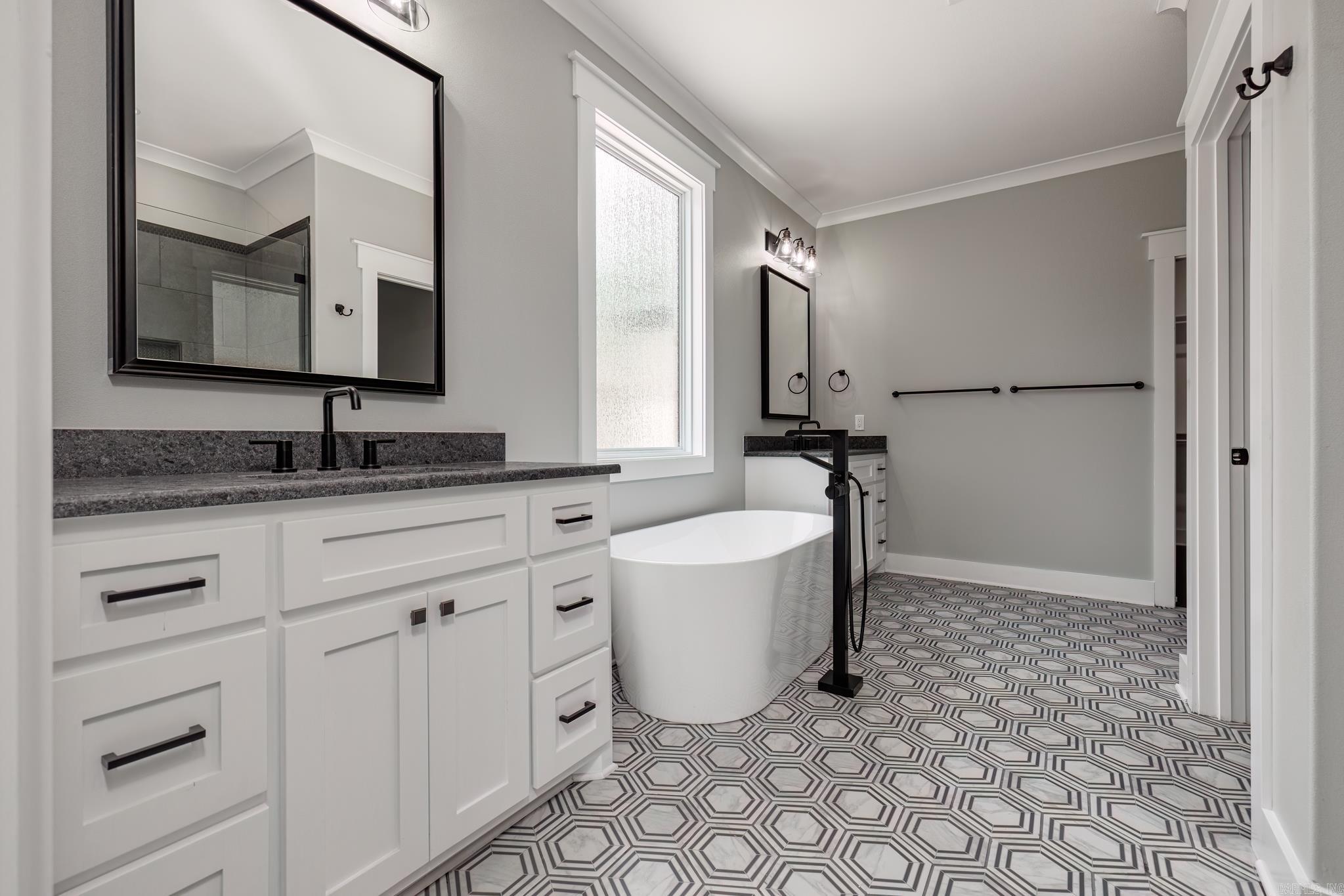 ALTA VISTA - Residential