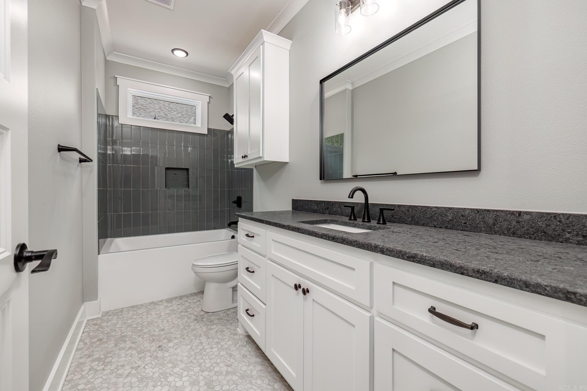 ALTA VISTA - Residential