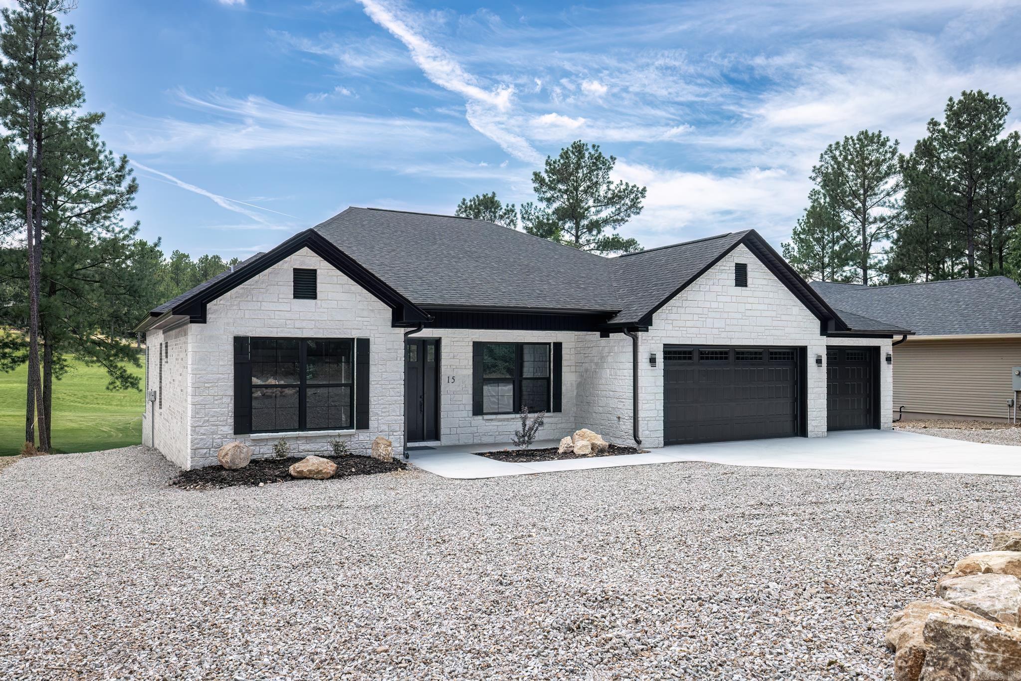 ALTA VISTA - Residential