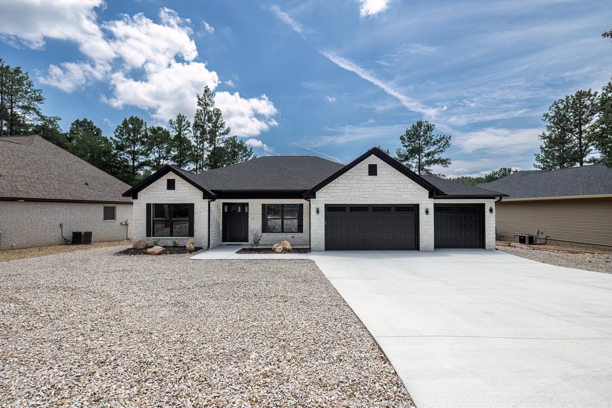 ALTA VISTA - Residential