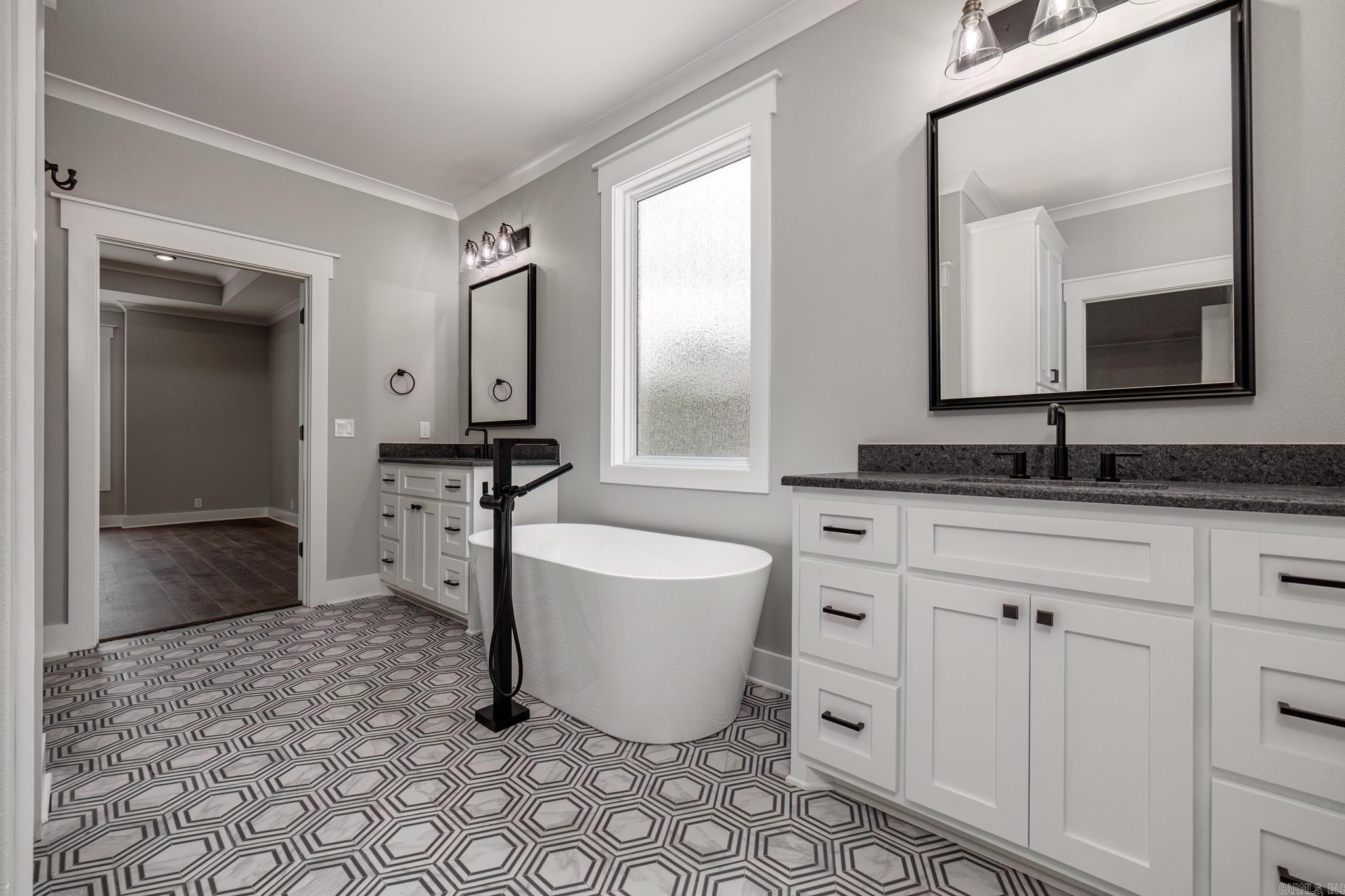 ALTA VISTA - Residential