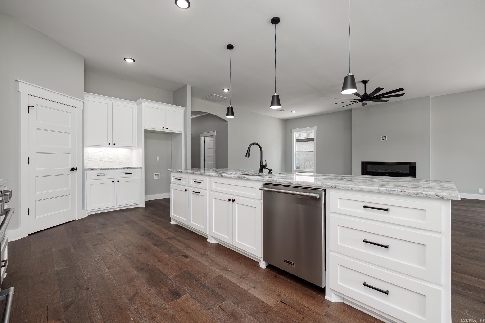 ALTA VISTA - Residential