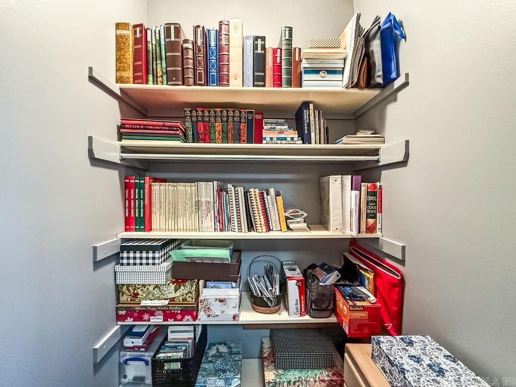 WINDSOR PARK - Residential