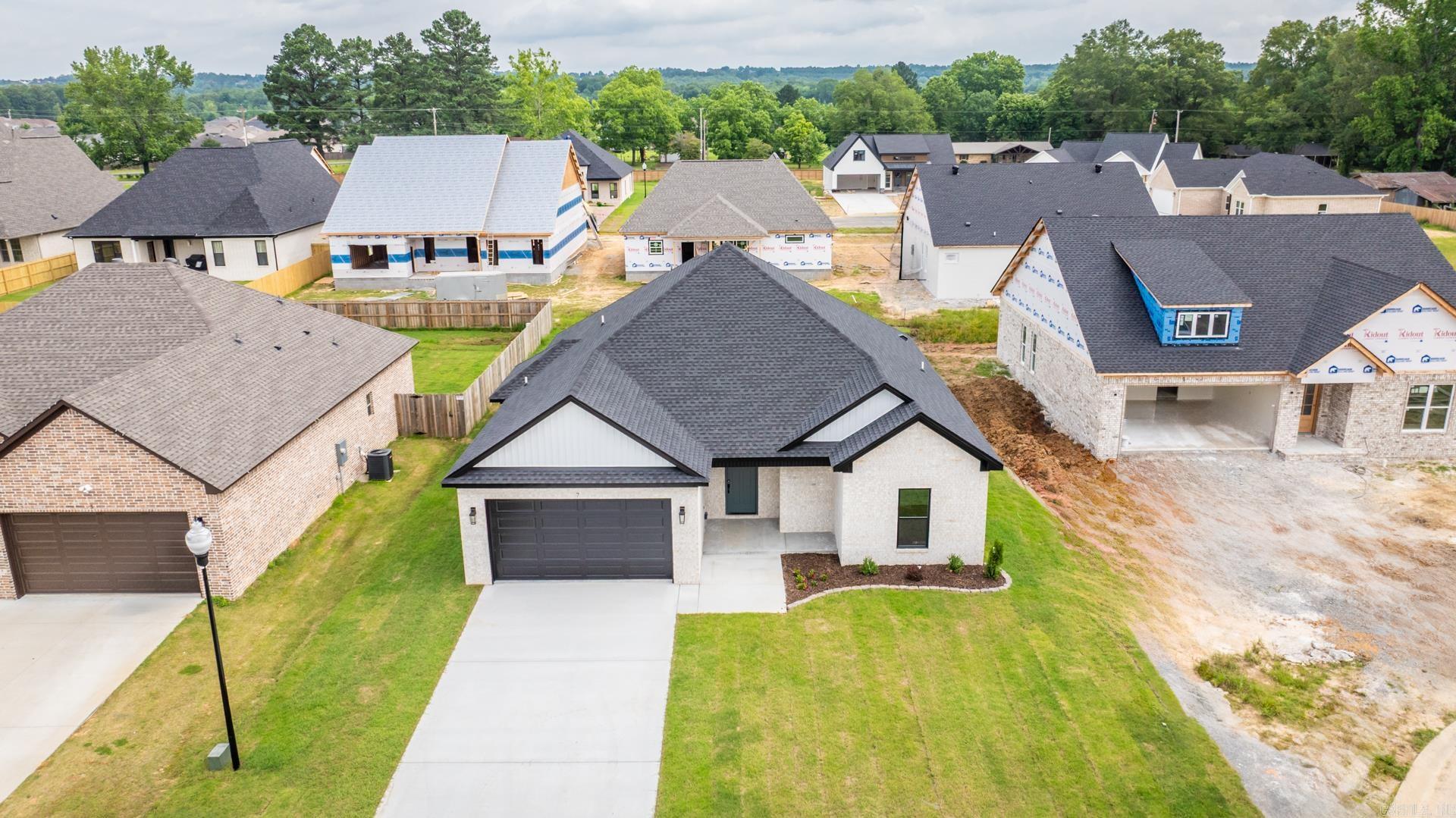 EAST MEADOW - Residential