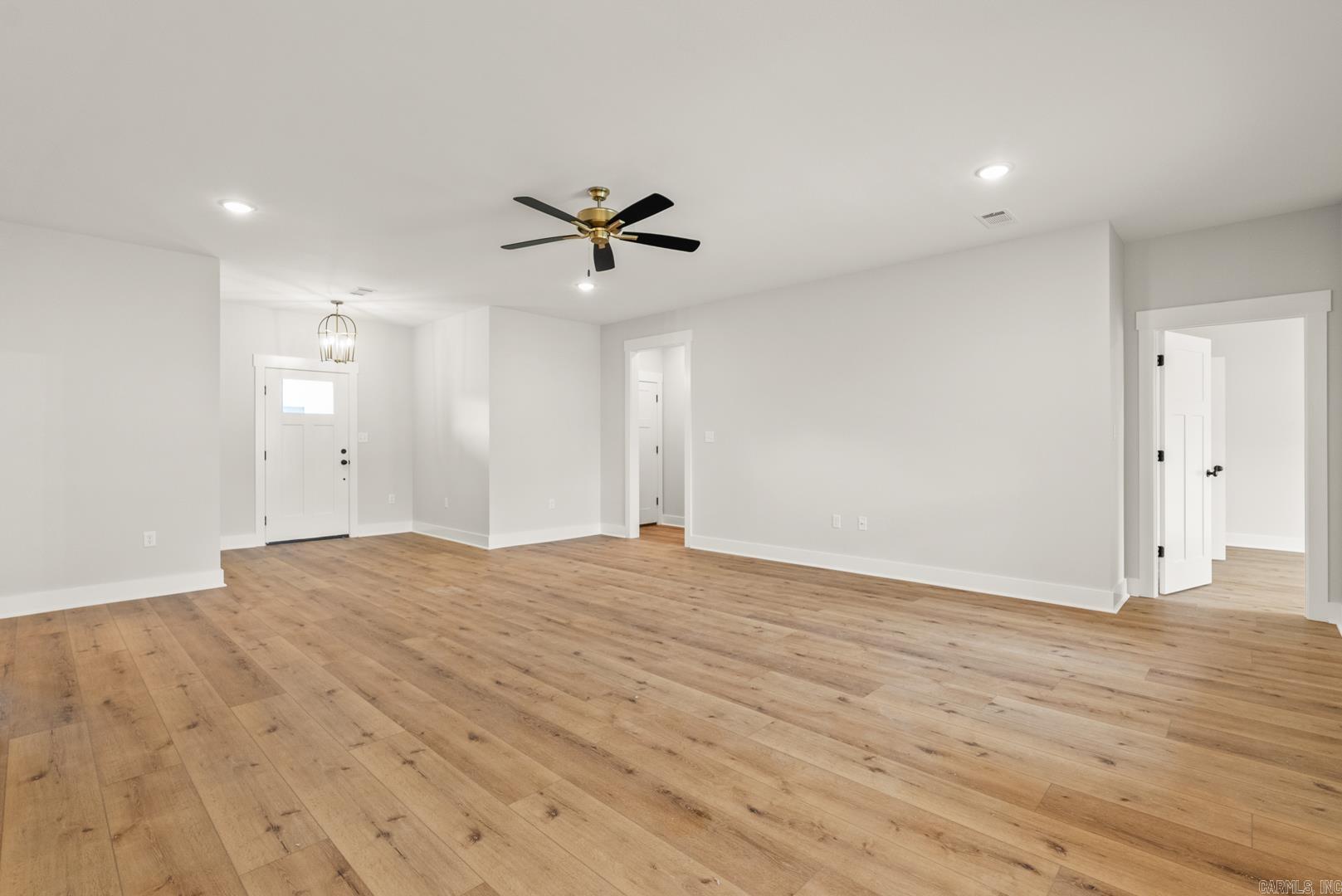 EAST MEADOW - Residential