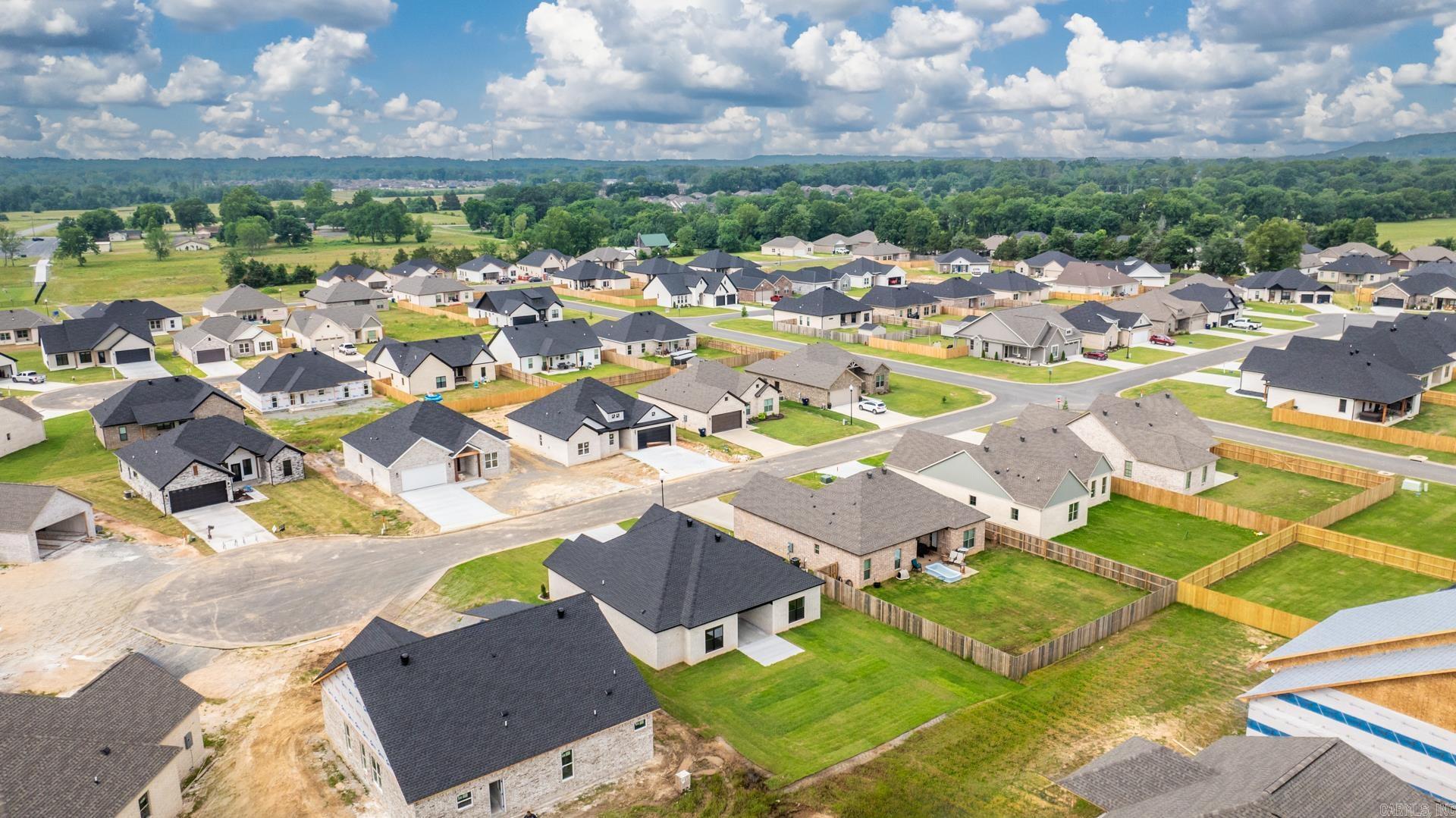 EAST MEADOW - Residential