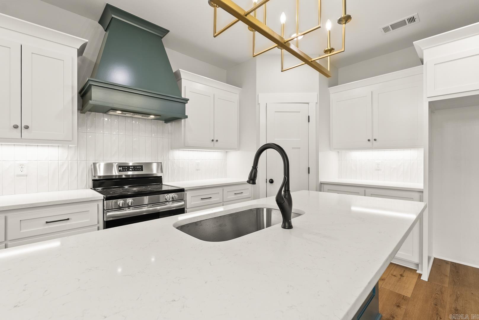 EAST MEADOW - Residential