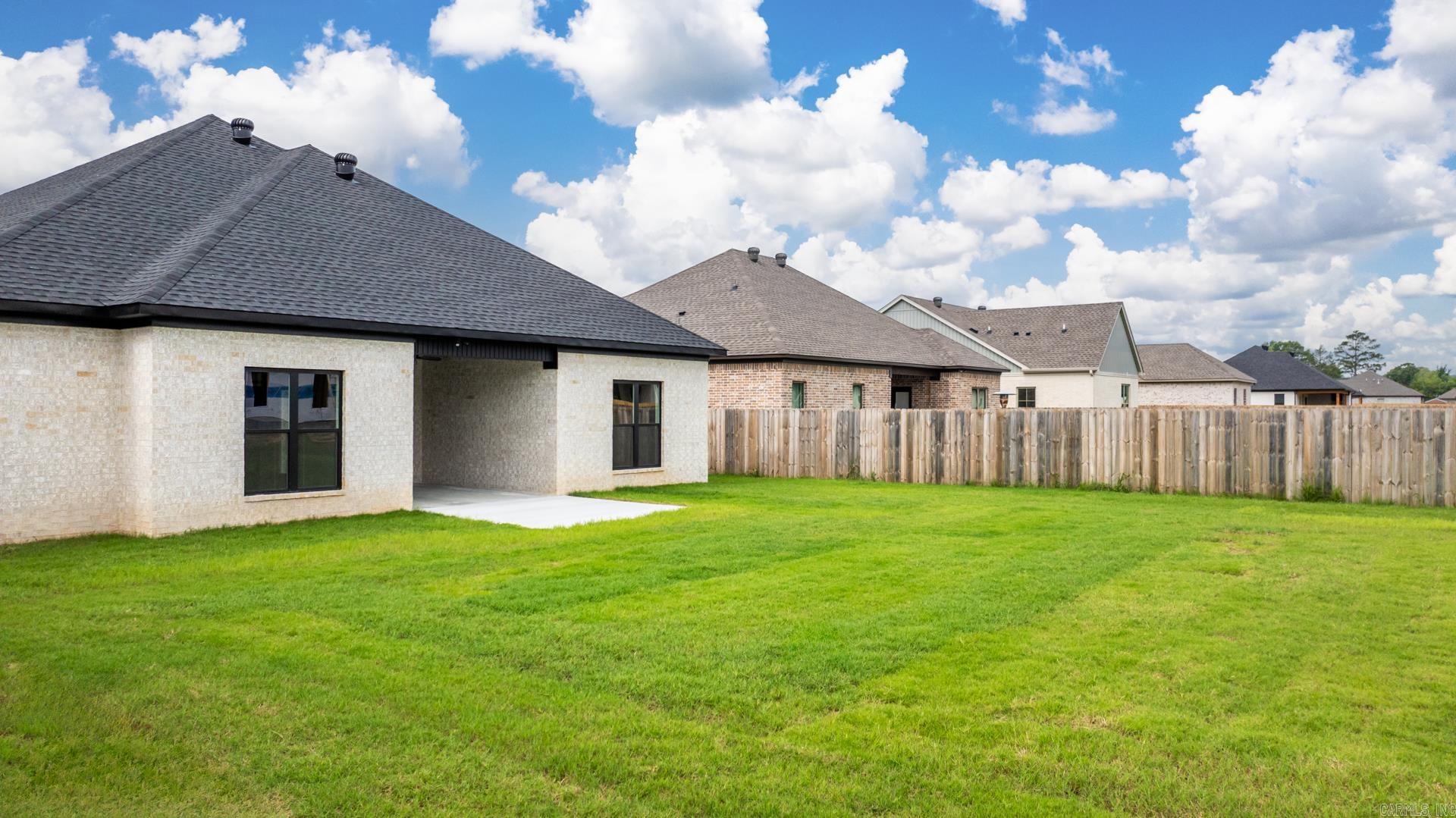 EAST MEADOW - Residential