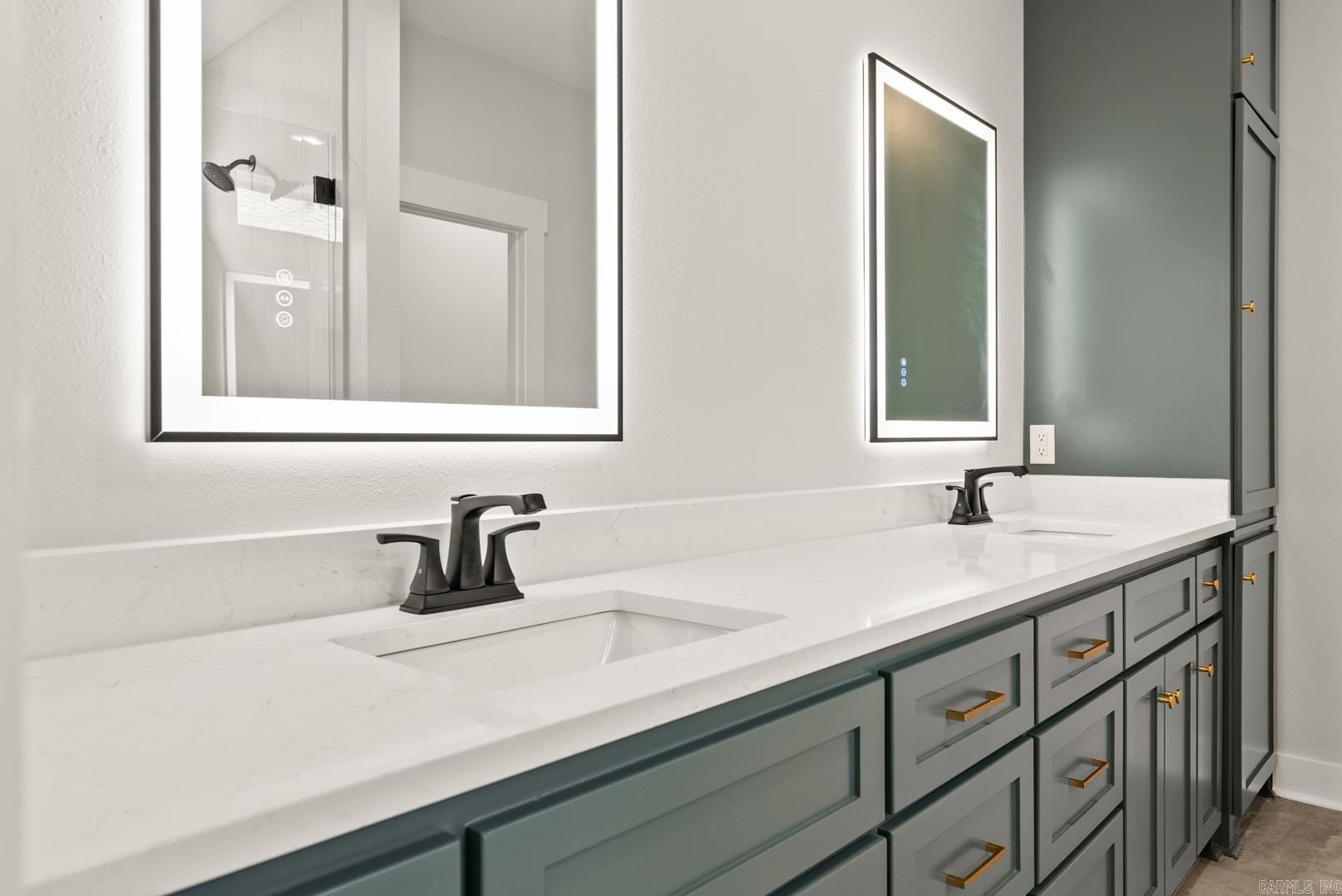 EAST MEADOW - Residential