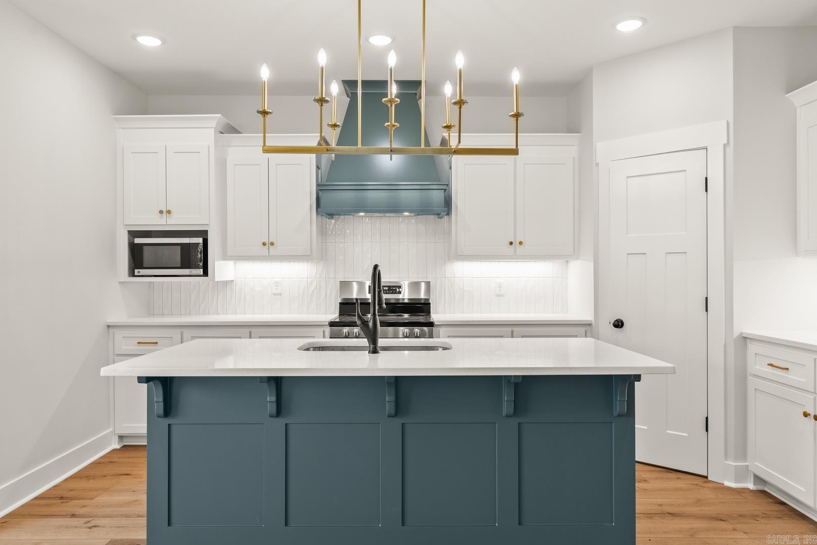 EAST MEADOW - Residential