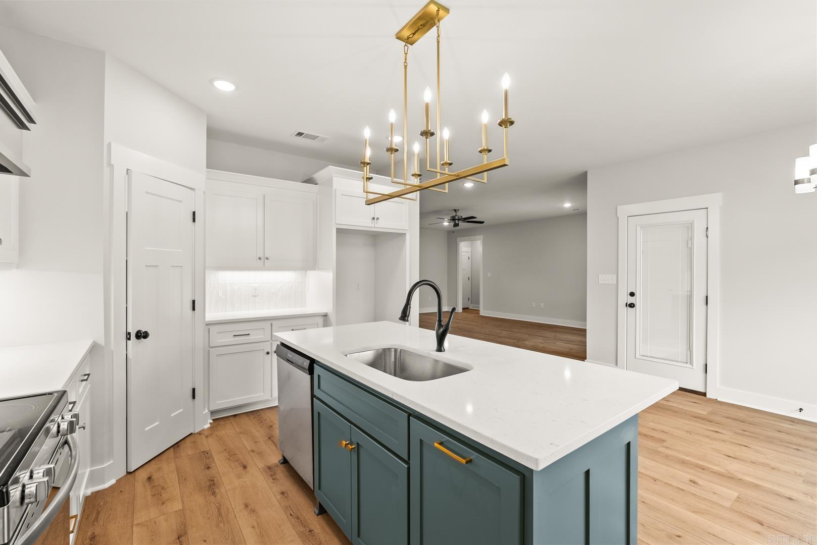 EAST MEADOW - Residential