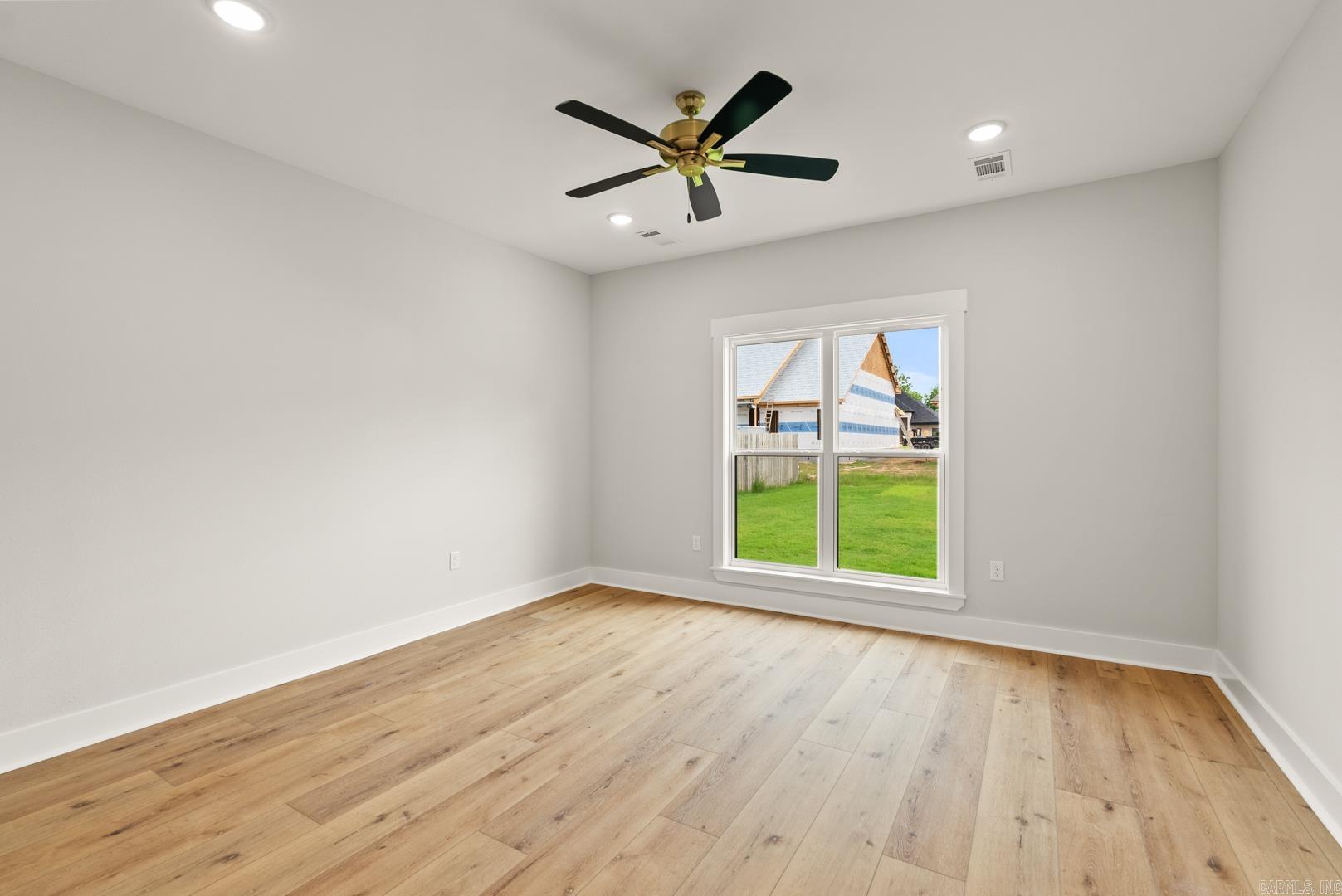 EAST MEADOW - Residential