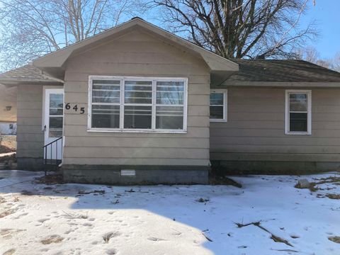 Photo of 645 E Jackson Street, Piggott, AR 72454 (MLS # 26005035)