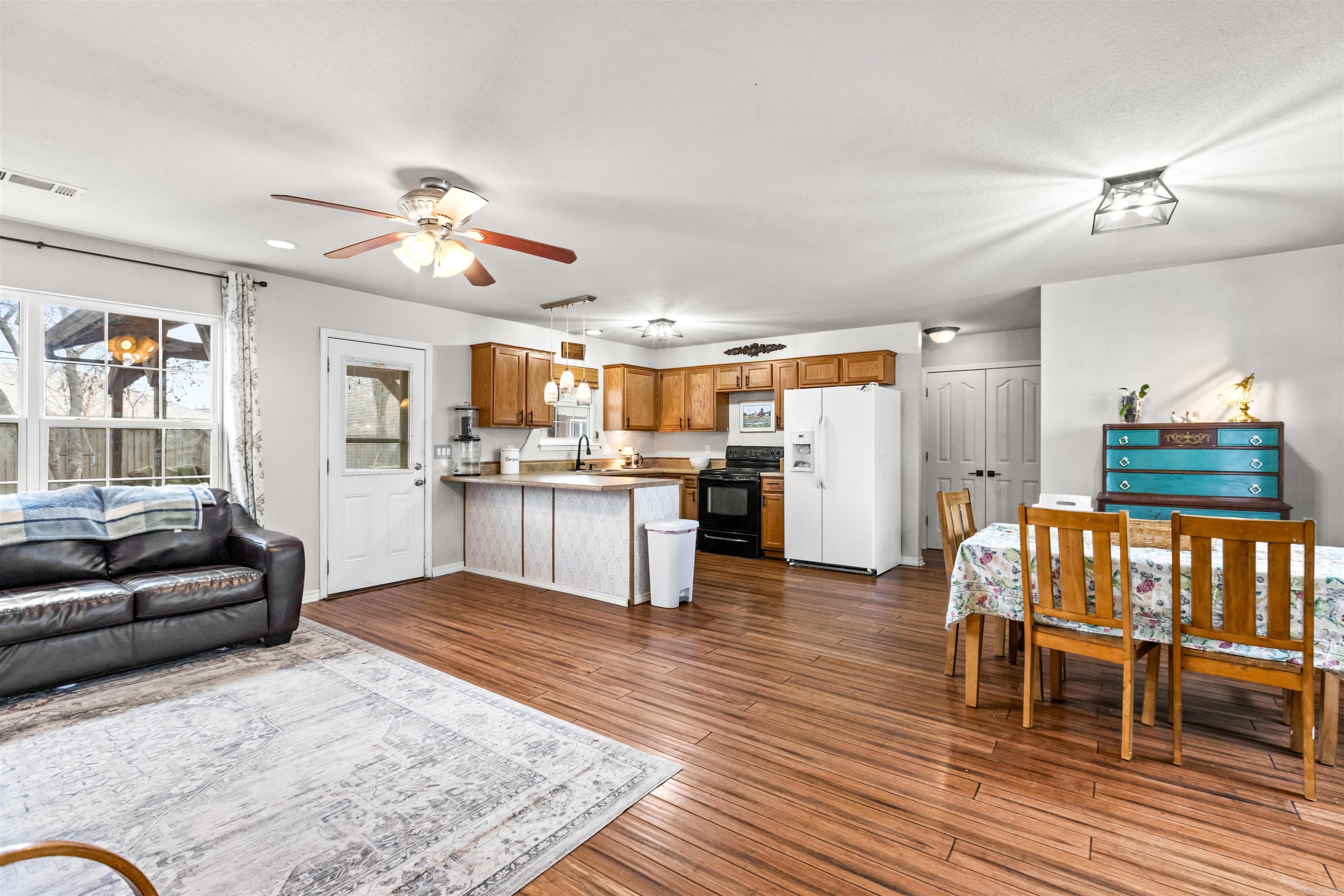 ARKANSAS ESTATES - Residential