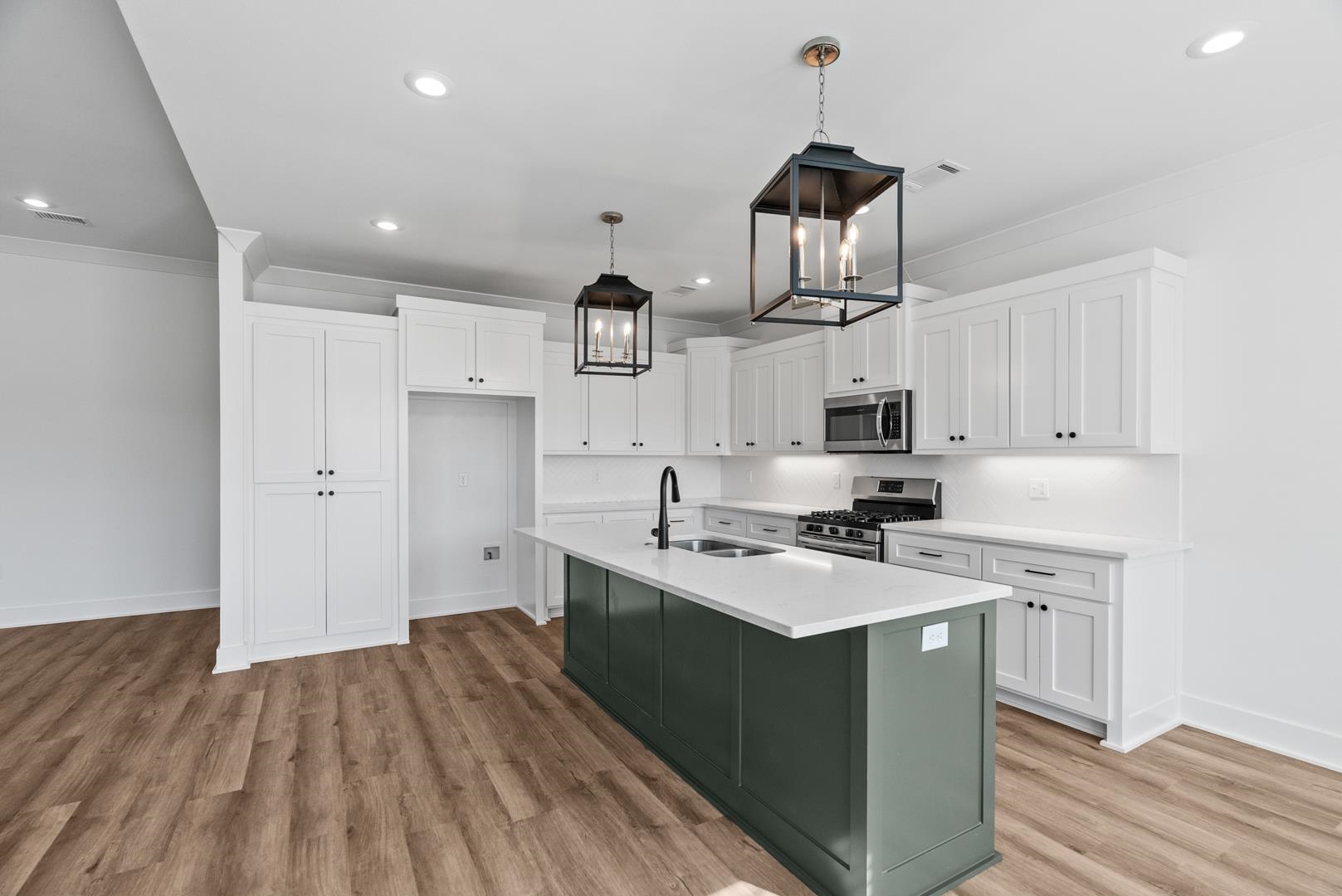 IVY PLACE - Residential