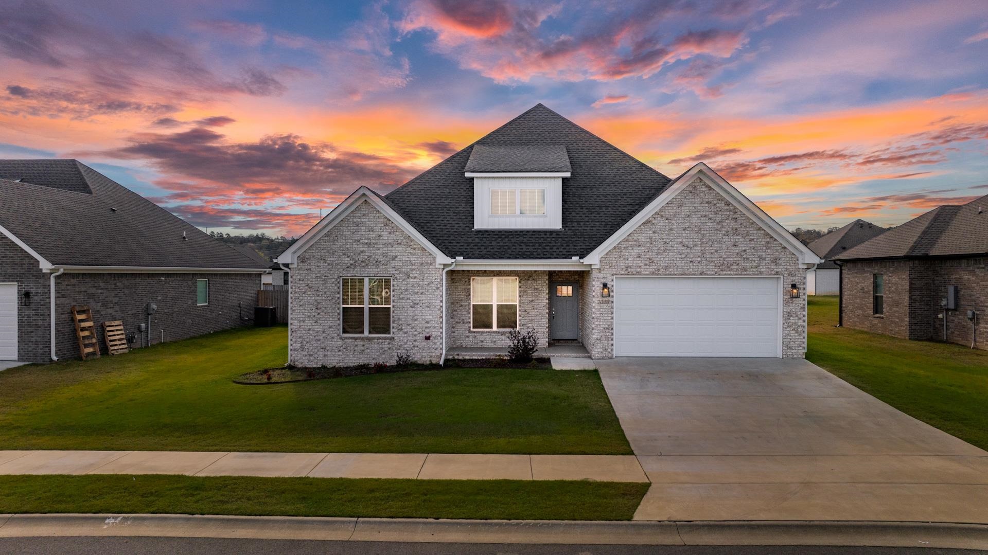 IVY PLACE - Residential