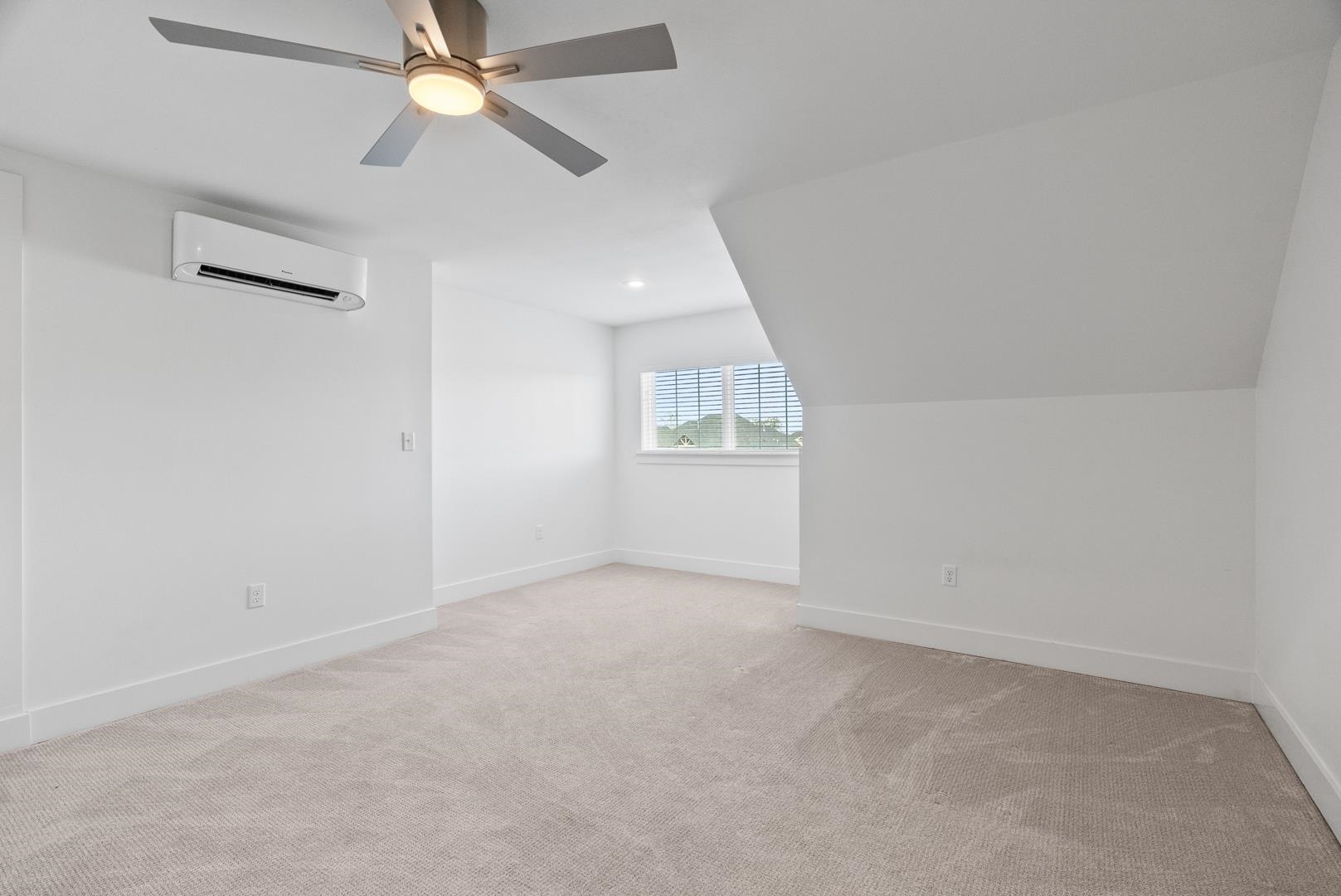 IVY PLACE - Residential