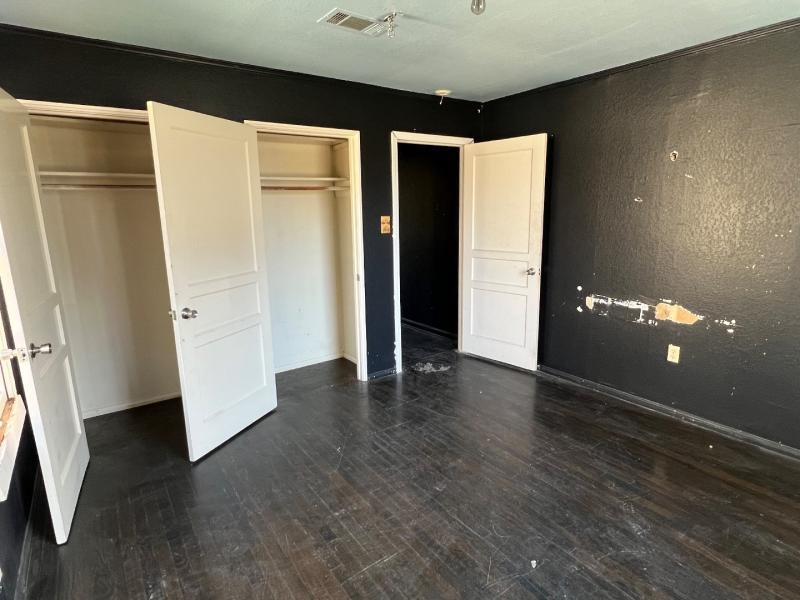 Weldon E Wrights - Residential