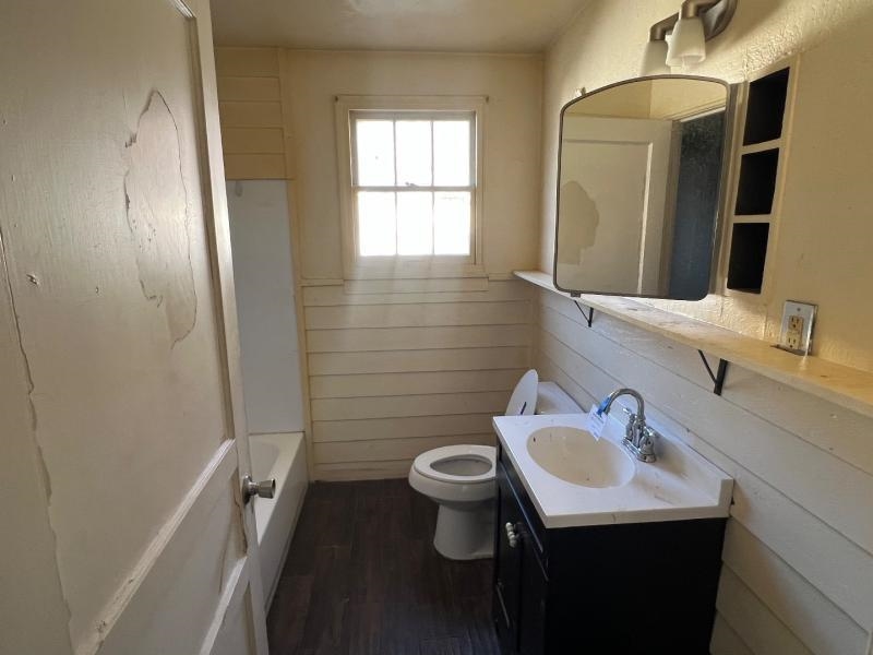 Weldon E Wrights - Residential