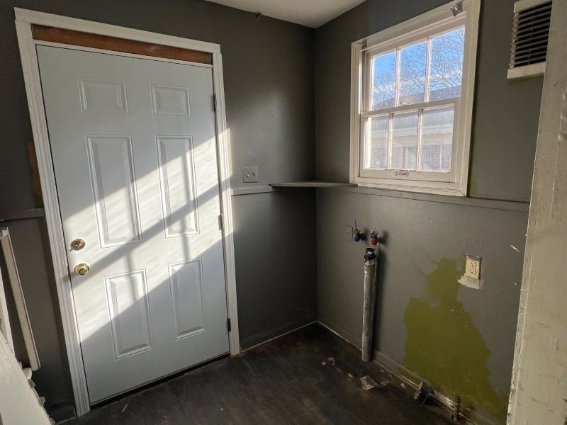 Weldon E Wrights - Residential