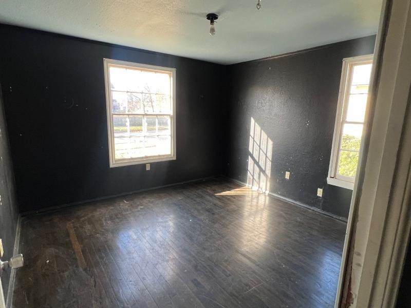 Weldon E Wrights - Residential