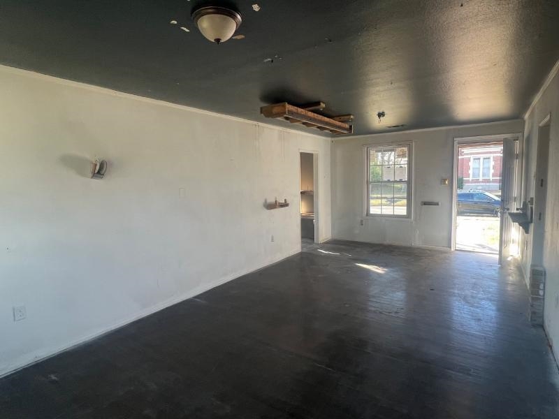 Weldon E Wrights - Residential