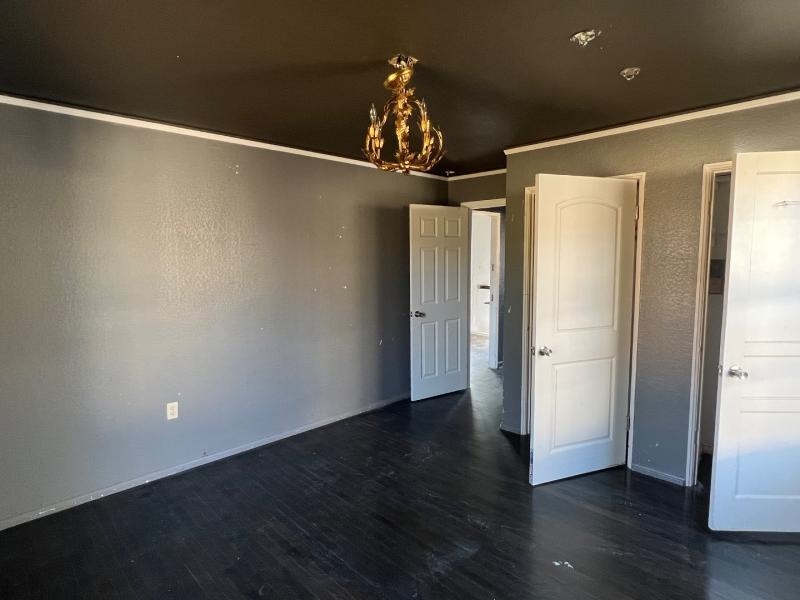 Weldon E Wrights - Residential