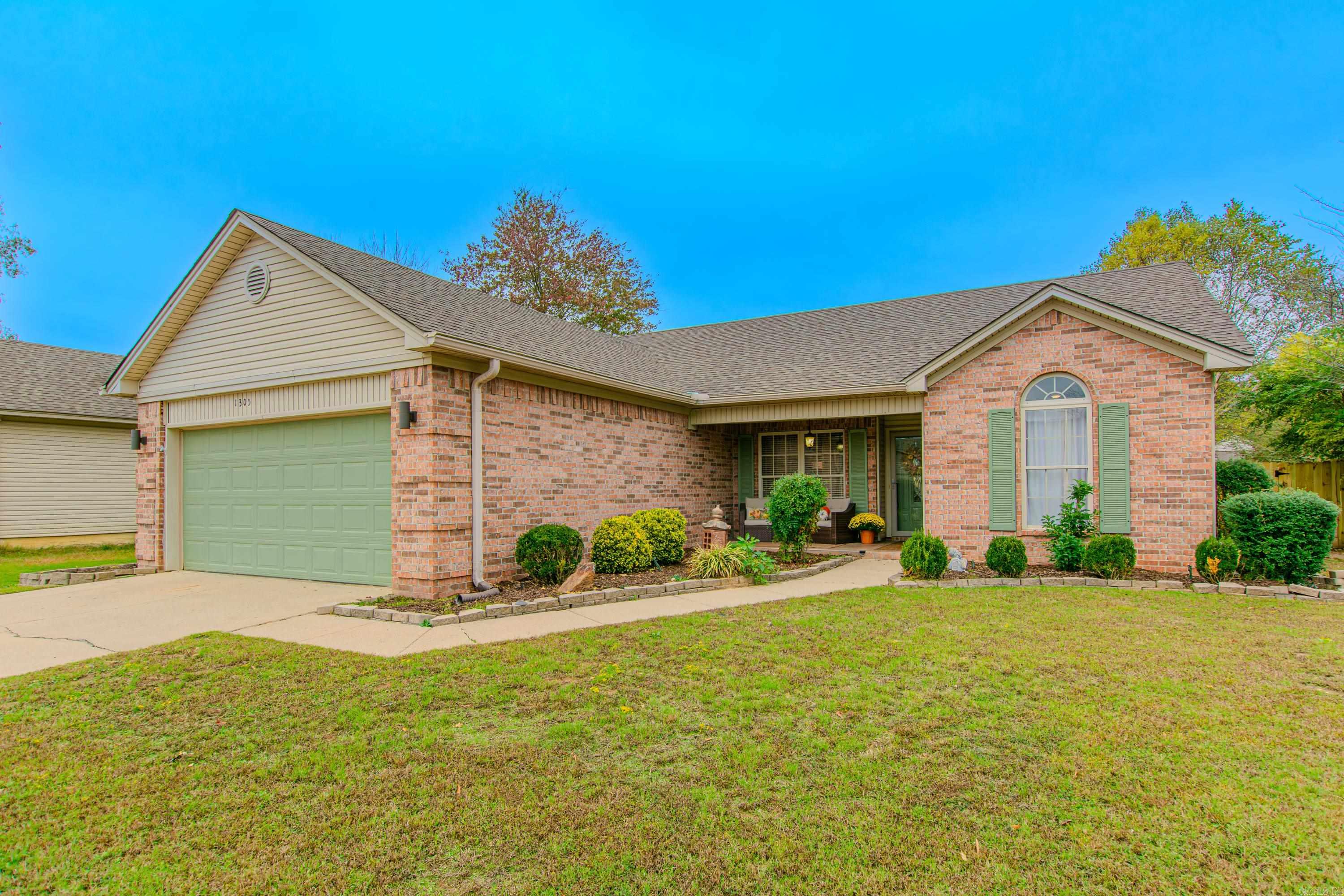 This Meticulously crafted home is tucked in the heart of Benton. At 1506 sqft this 3BR 2BA bath is conveniently placed on a corner lot. The open floor plan concept invites you to cozy up by the fireplace while entertaining the family. The large master features double sinks and a walk-in closet for your storage needs. Laundry doesn't stand a chance in the oversized laundry room with space for storage. . Within walking distance to Benton Schools & Tyndall Park. Minutes to i-30. Anywhere you would need is just minutes away. This home is just what you have been looking for!  Roof 2018 w/50 year shingles. HWT 3 years old. Call to schedule your showing today.