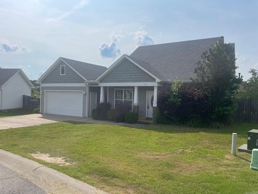 Nice home for rent in Benton. It has 3 bedrooms, 2 bathrooms, 2 car garage, and a large fenced in backyard. Lots of upgrades in this home.