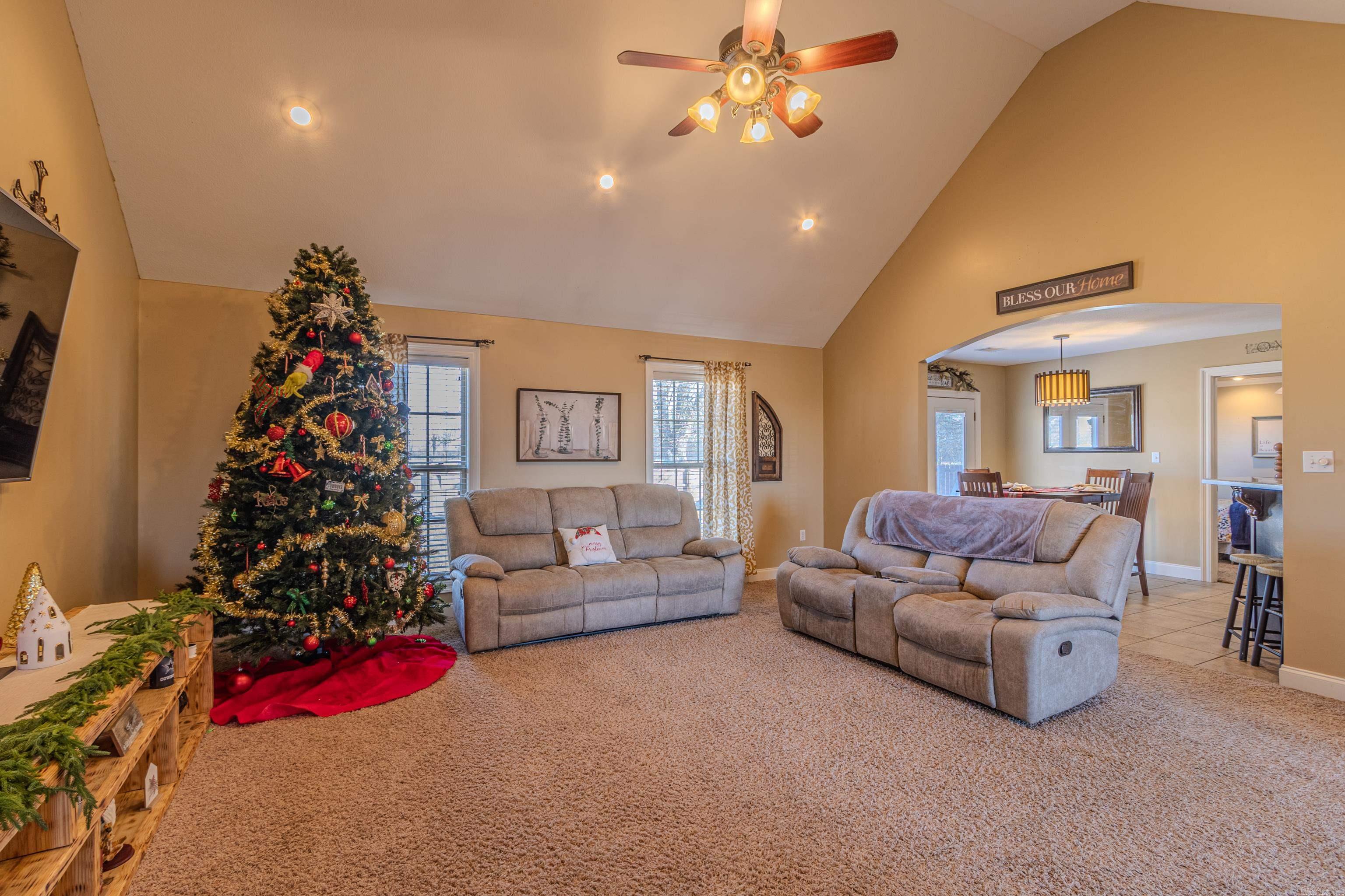 CARRIAGE HILL - Residential