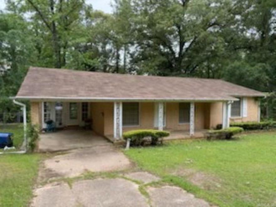 Looking for a new house? We have the perfect place for you! This charming two-bedroom, one-bath home, built in 1965, offers 1,412 square feet of comfortable living space. It's cute as a button and conveniently located close to everything in town, making daily errands and activities a breeze. It is just waiting for you to make it your own!