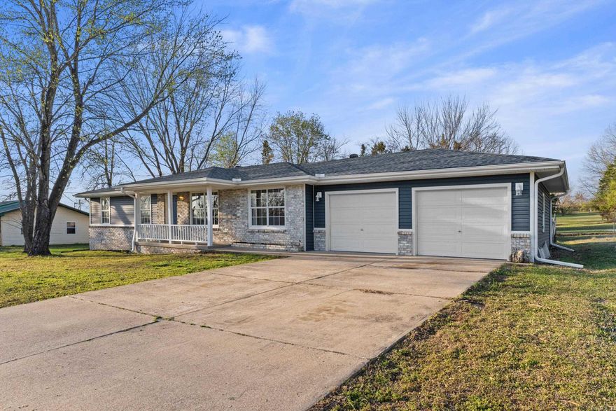 Very nice 4 bedroom, 1.5 bath home in Gassville, AR that has been nicely updated and is move-in ready Features include a spacious layout with the fourth bedroom that could easily be used as an office, den, or family room. Home offers all city utilities, comfortable living areas, and a well kept interior throughout, with all kitchen appliances included. Outside you'll find a fenced backyard, small storage building, and plenty of space to enjoy. Convenient location just minutes from the White River and the Gassville City Park, making this a great spot for outdoor lovers. Clean, well maintained, and ready for new owners.