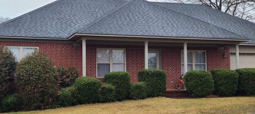 3BR with BONUS room. 2 bath. NEW Flooring throughout. Vinyl plank in main areas and carpet in bedrooms. NEW Paint throughout. Stainless steel appliances including stove, fridge, dishwasher, and microwave. 2in faux wood blinds. Vaulted ceiling. Cabot School District.