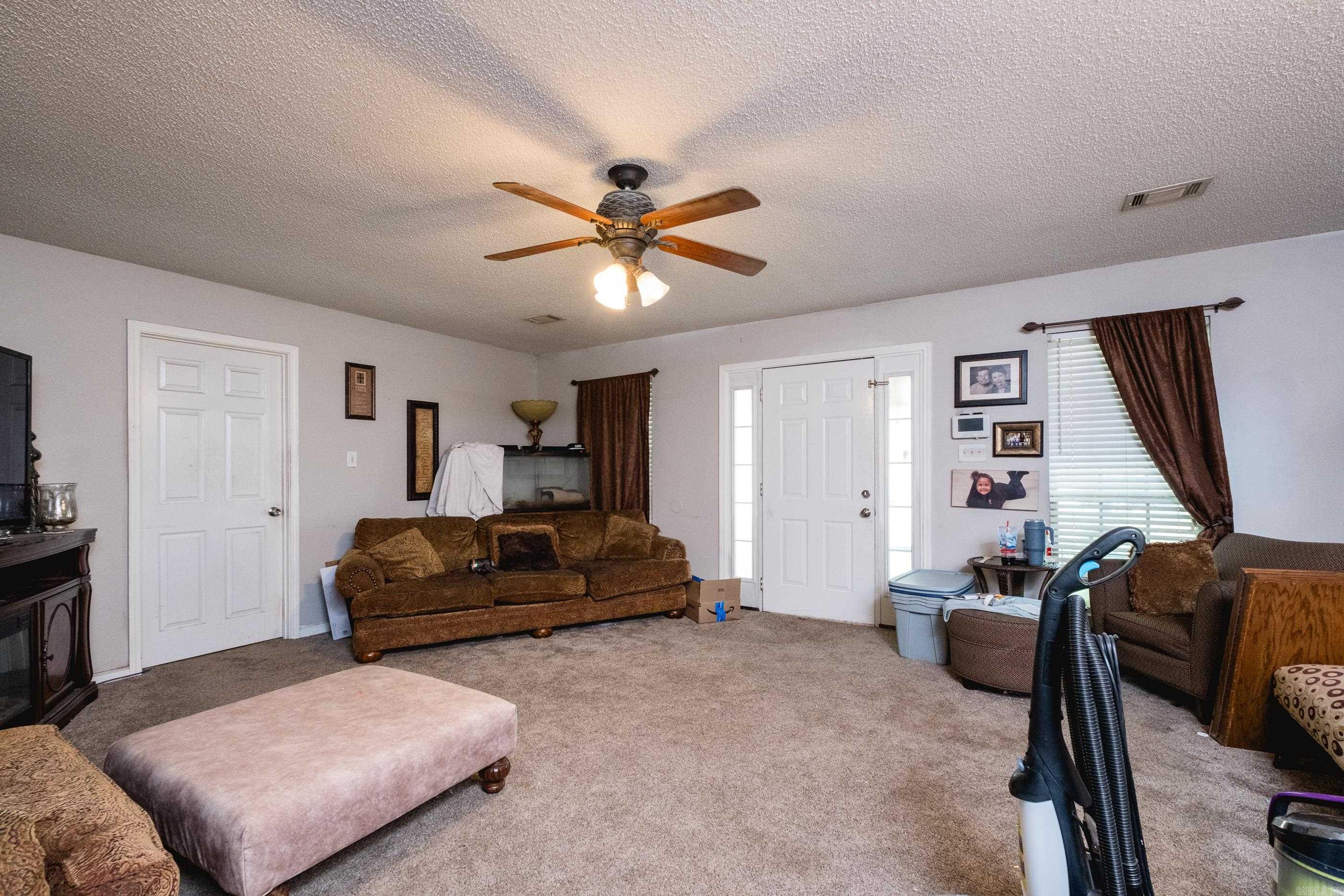 RIVER MANOR EST - Residential