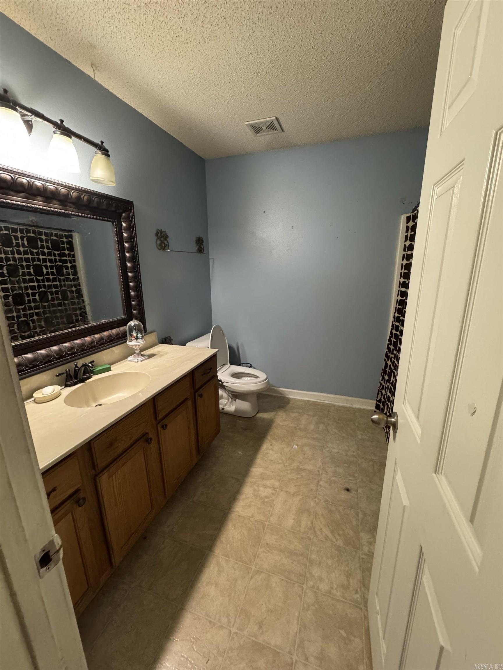 RIVER MANOR EST - Residential