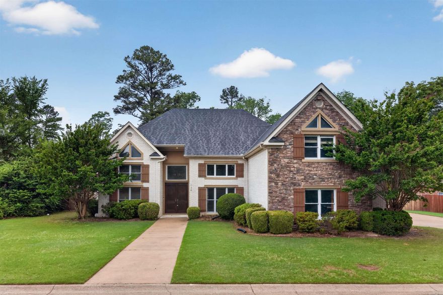 Location and Lifestyle...enjoy this spacious 3 bedroom, 3 1/2 bath brick home with plenty of room for the busy families and just minutes to Lake Hamilton Schools. This home features wood and ceramic flooring thru out, dedicated theater room, level back yard, double car garage, large dining area, and office space