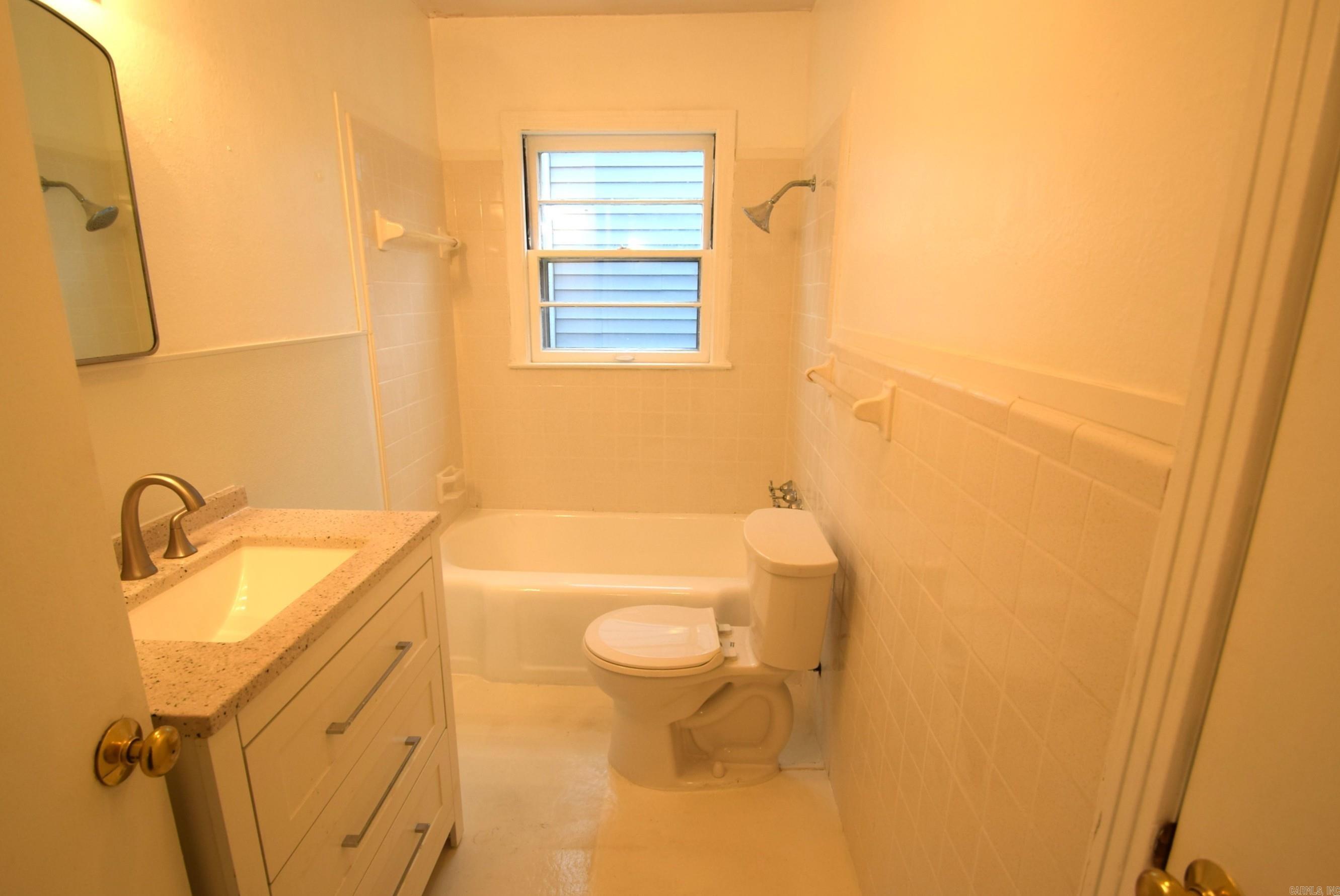 ADAMS HOWARD - Residential