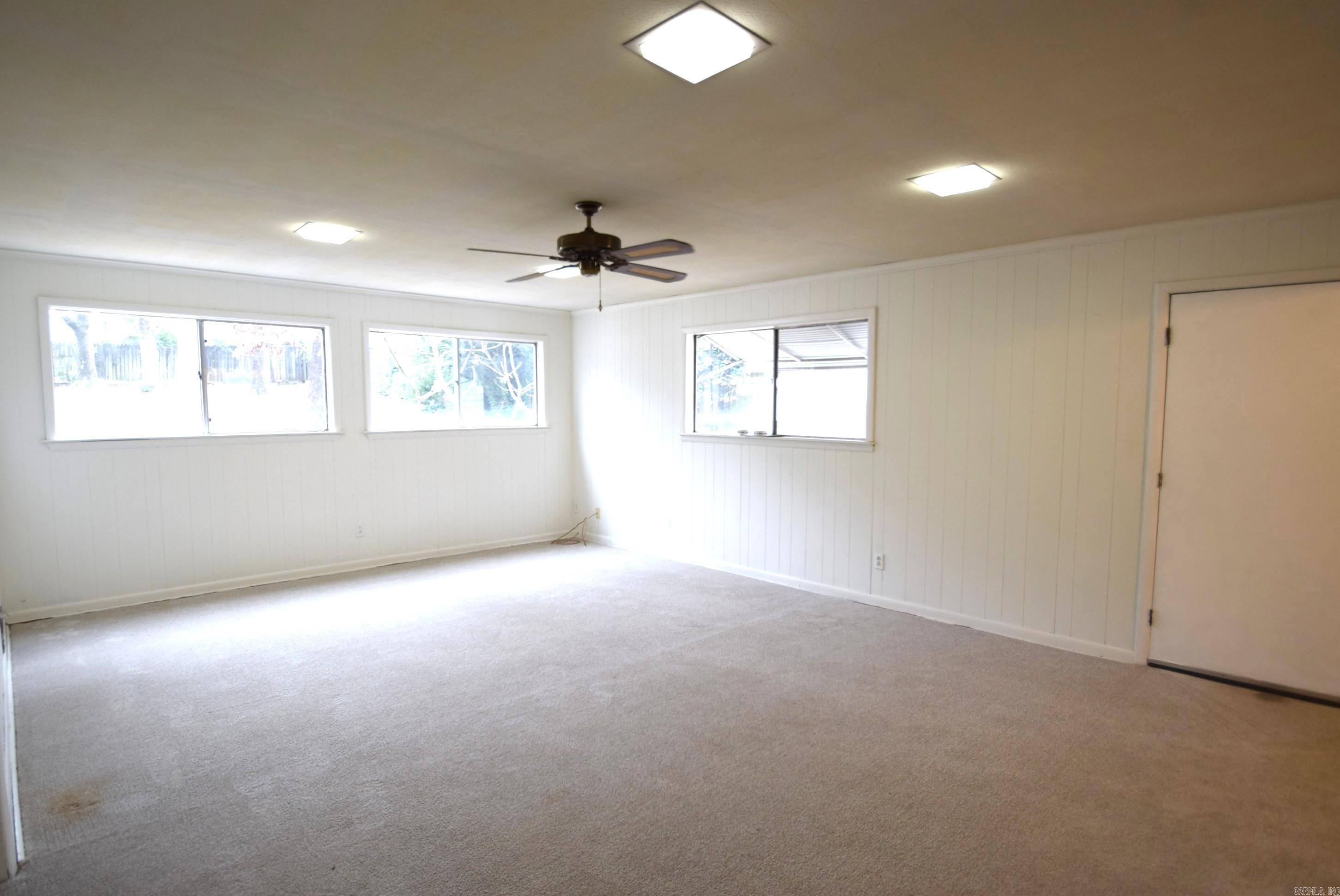 ADAMS HOWARD - Residential