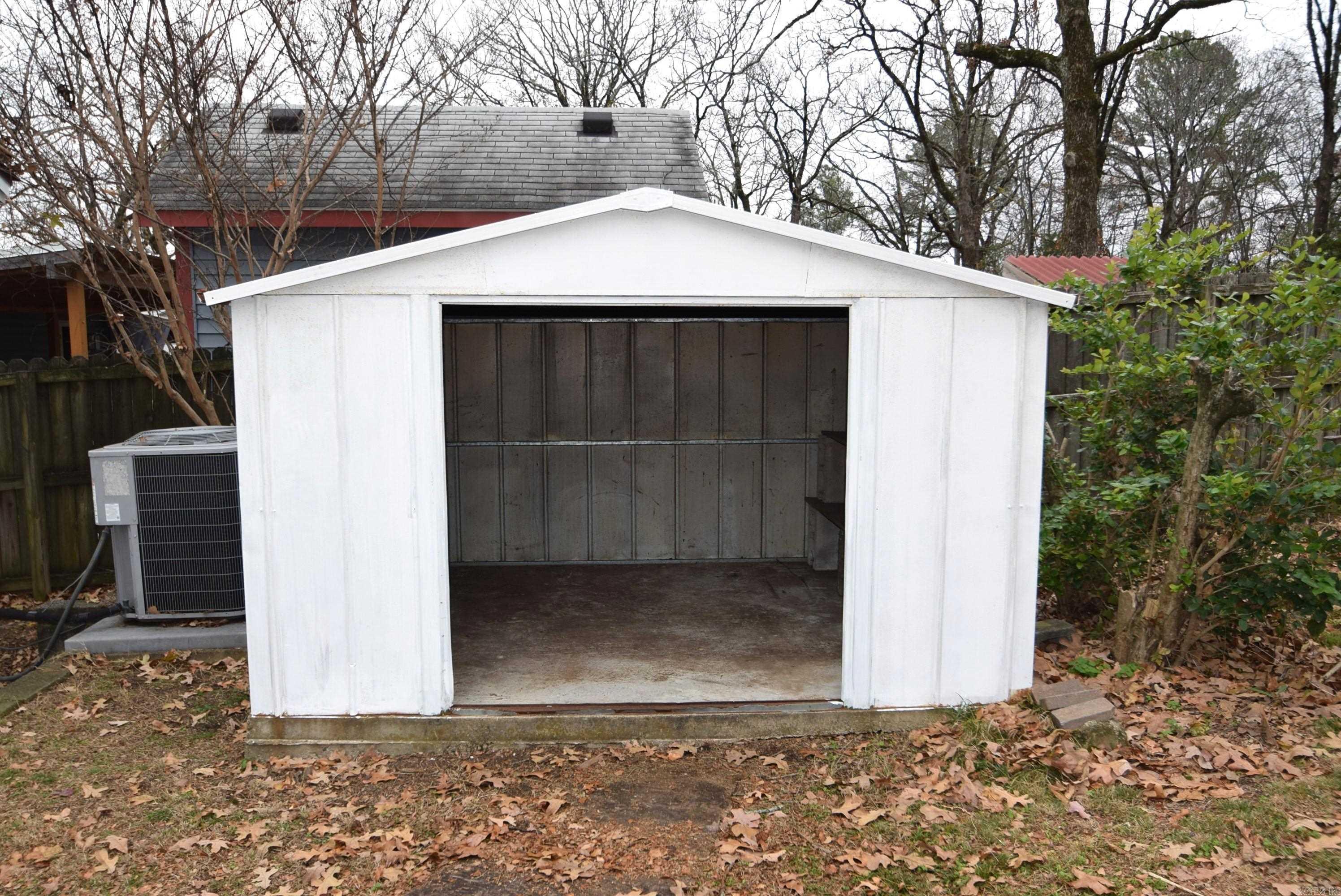 ADAMS HOWARD - Residential