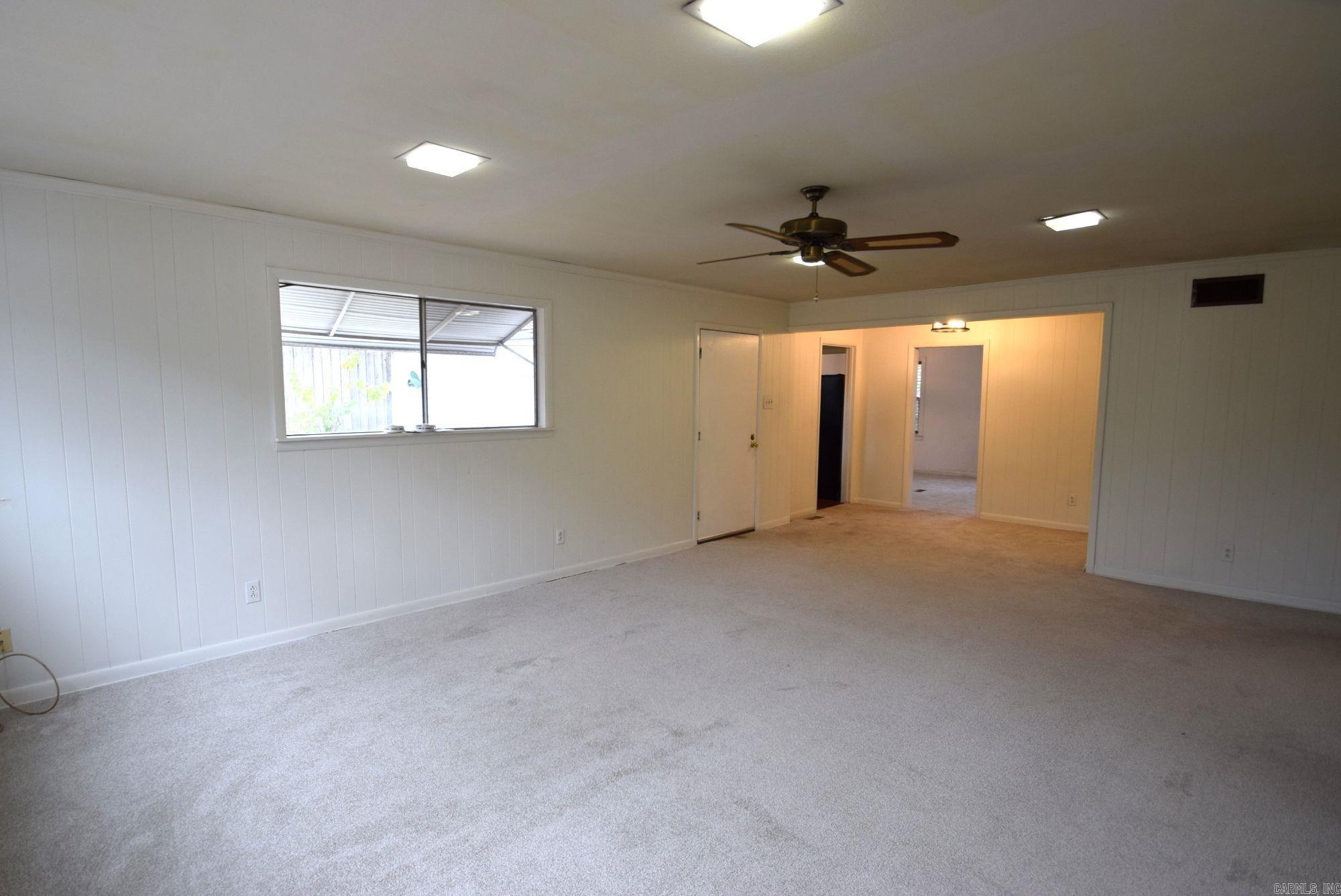 ADAMS HOWARD - Residential