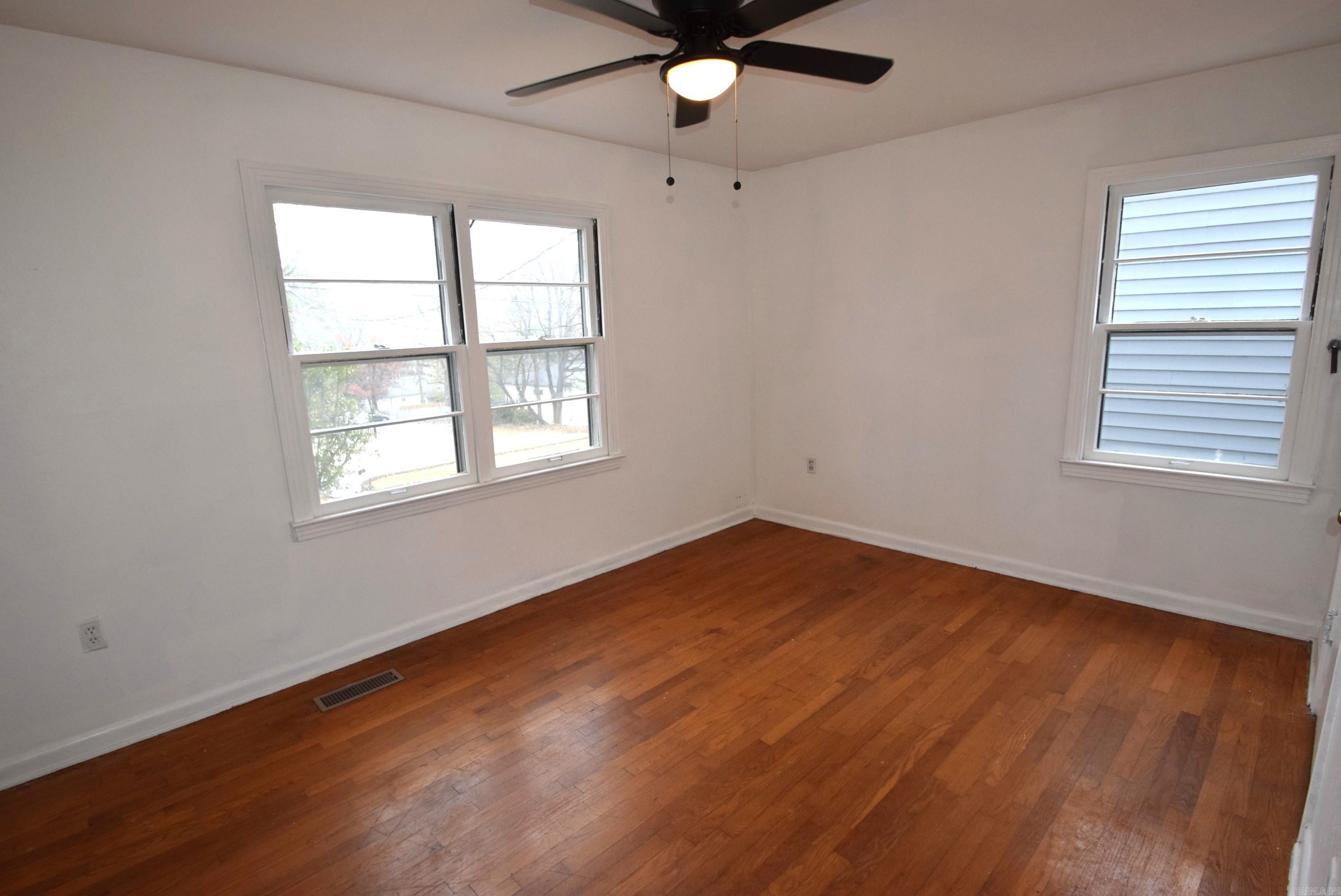 ADAMS HOWARD - Residential