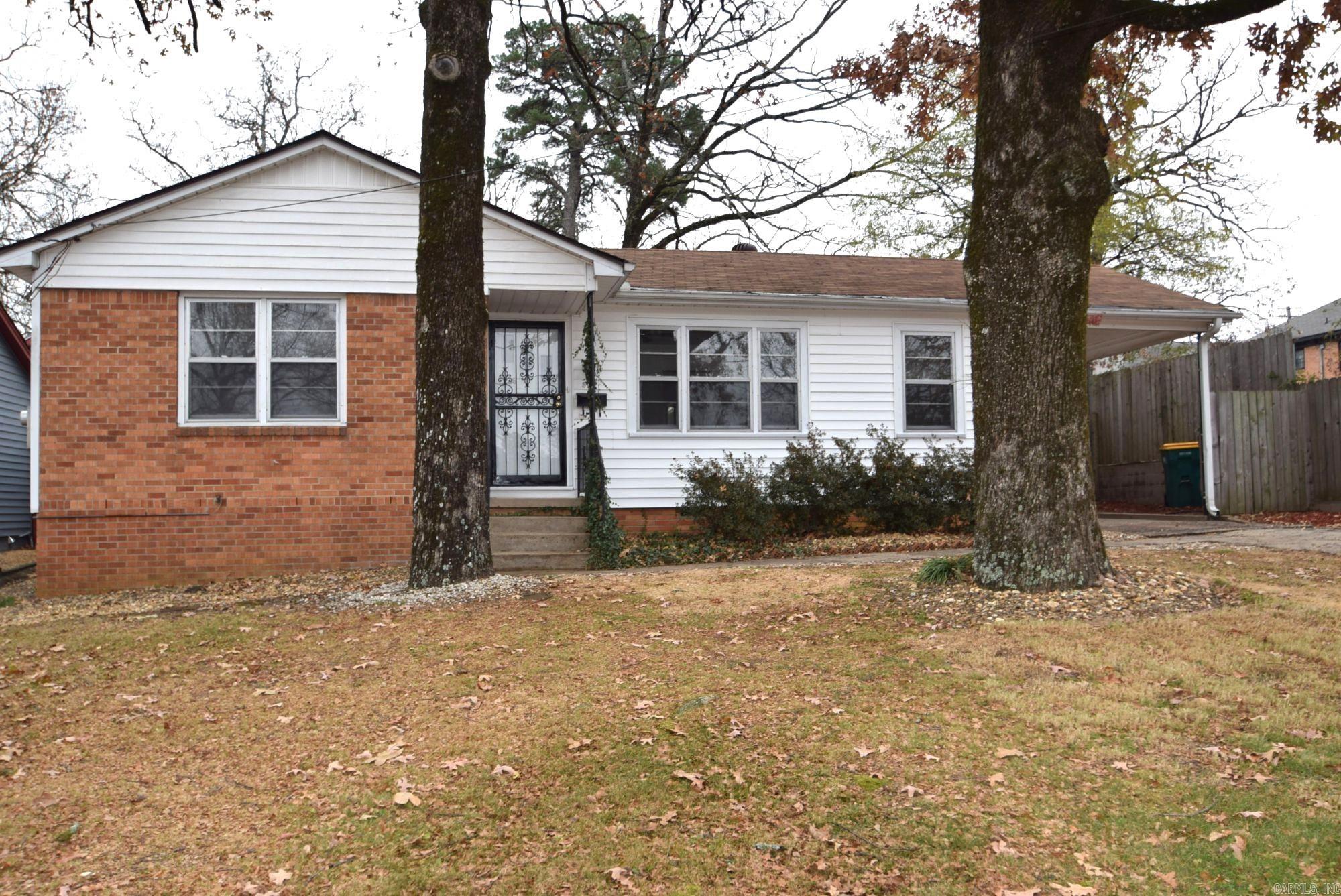 ADAMS HOWARD - Residential