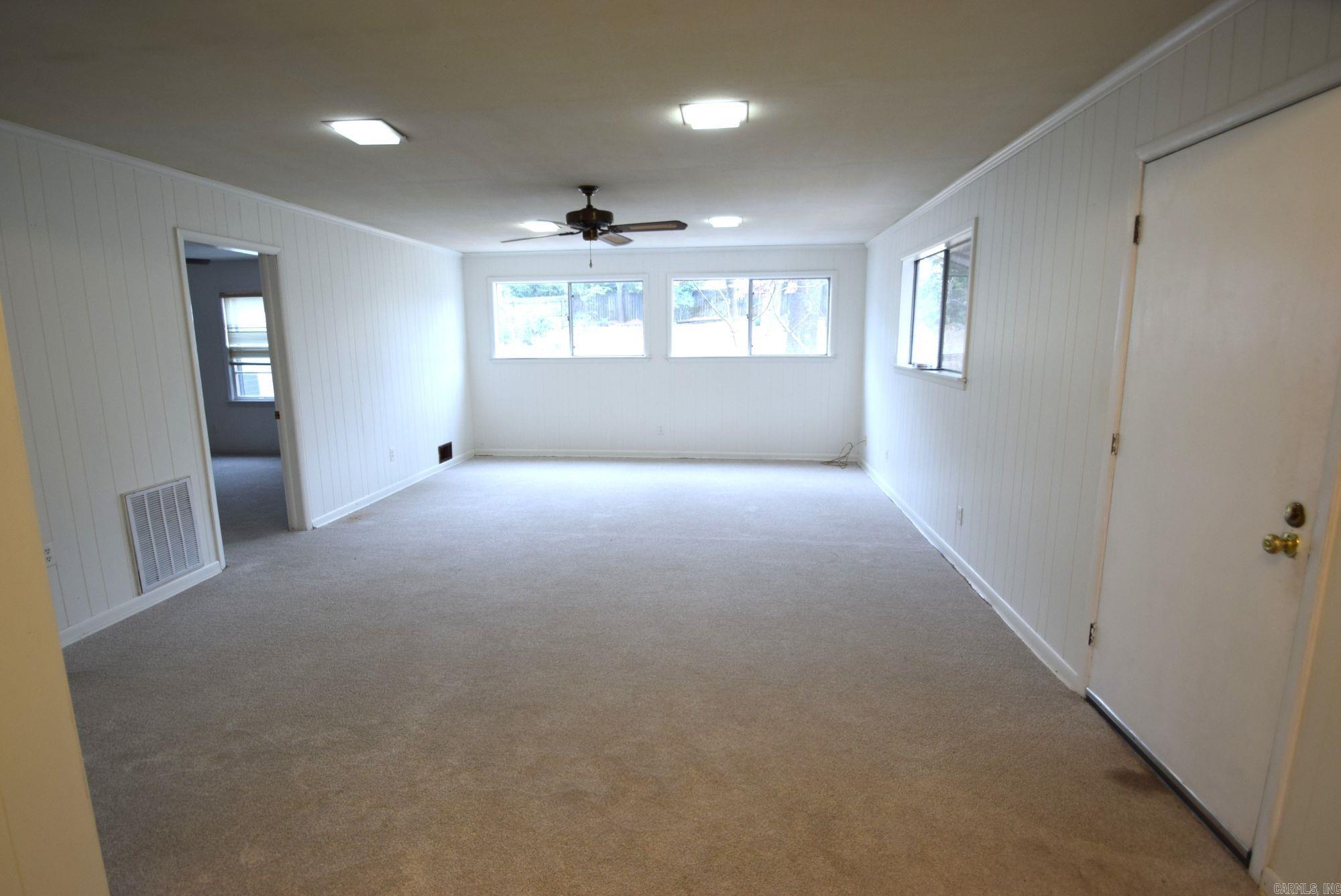 ADAMS HOWARD - Residential