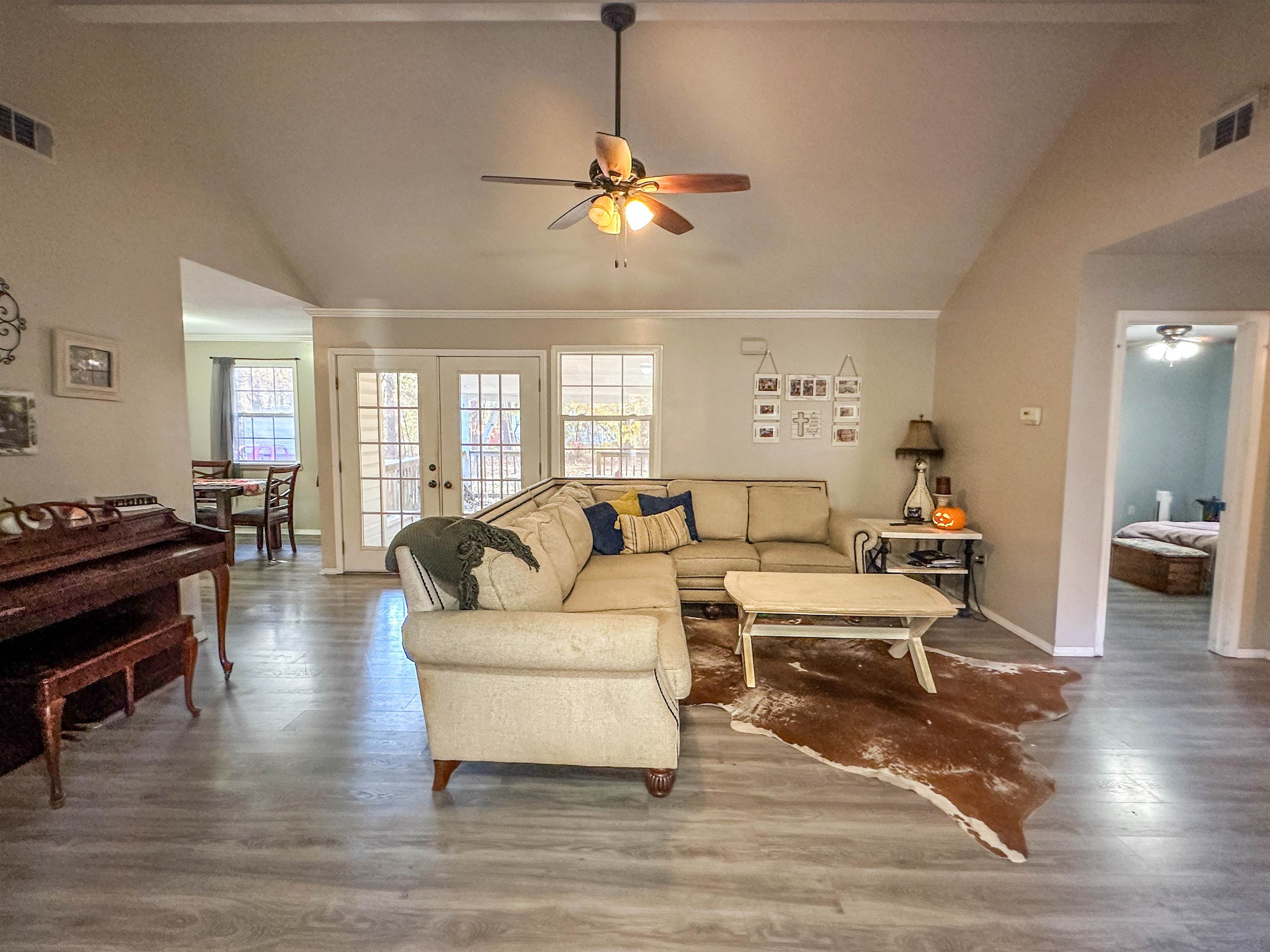 Navajo Third - Residential