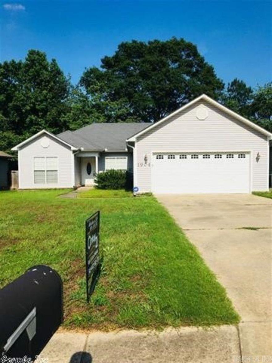 Cute Cute floor plan! close to LRAFB!! Split floor plan, separate dining room, large living room, master bath to die for!! Two huge vanities, two walk-in closets, nice deck with wood privacy fence! Do not call Showingtime, call listing office for a show at 501-843-4473.