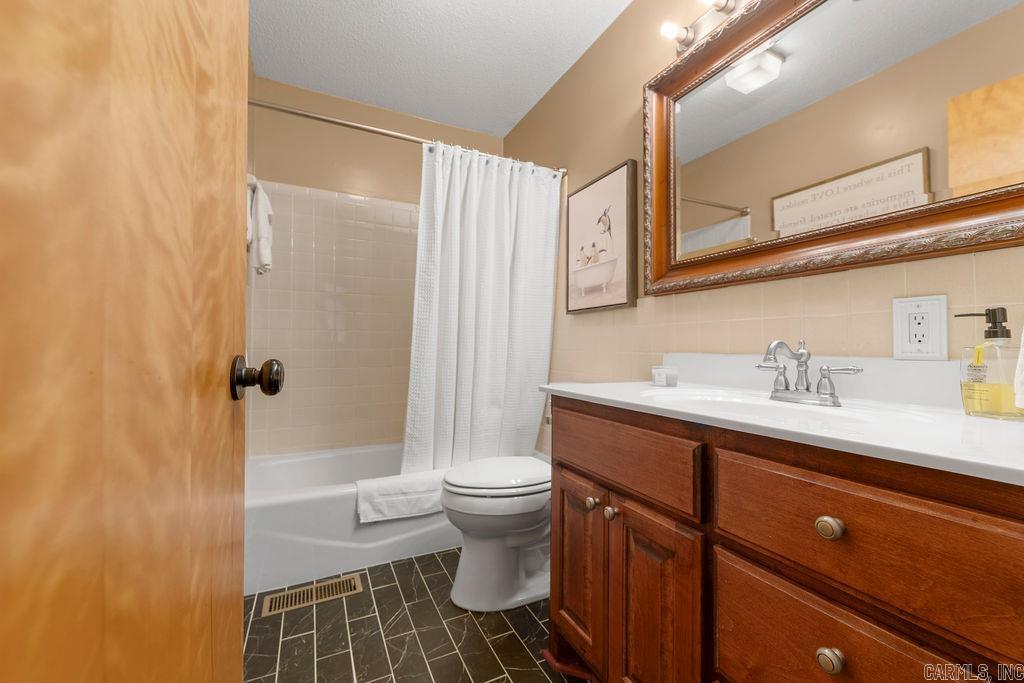 LAKEWOOD - Residential